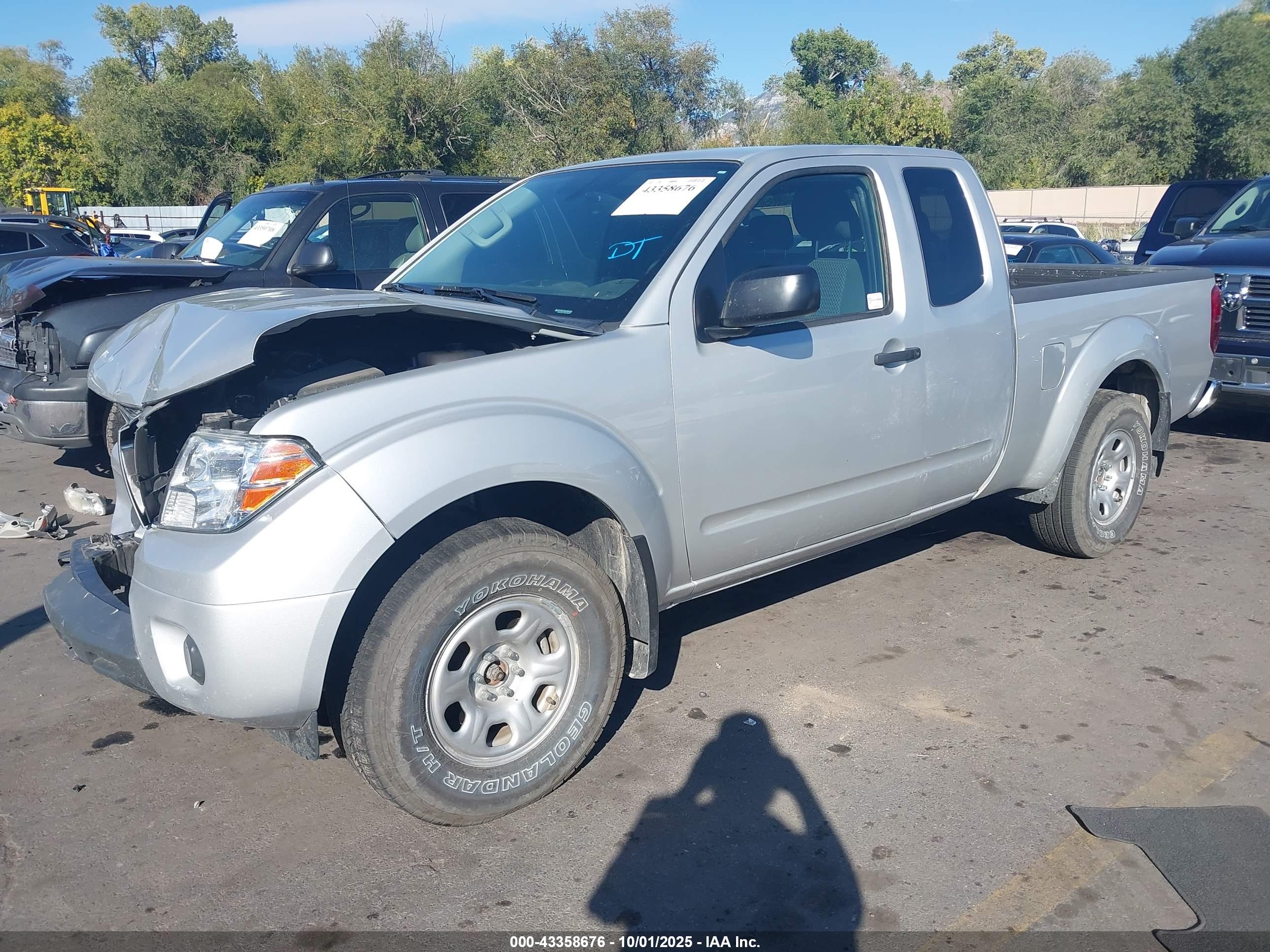 NISSAN FRONTIER image 2