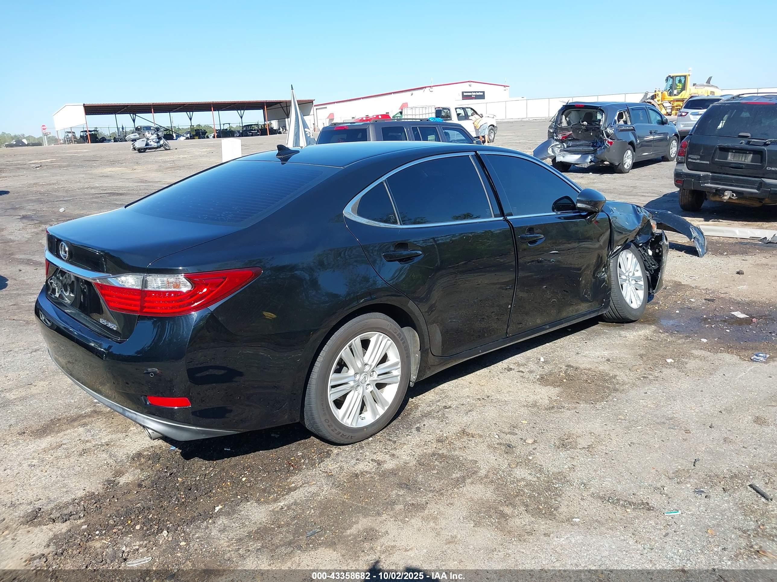 LEXUS ES image 4