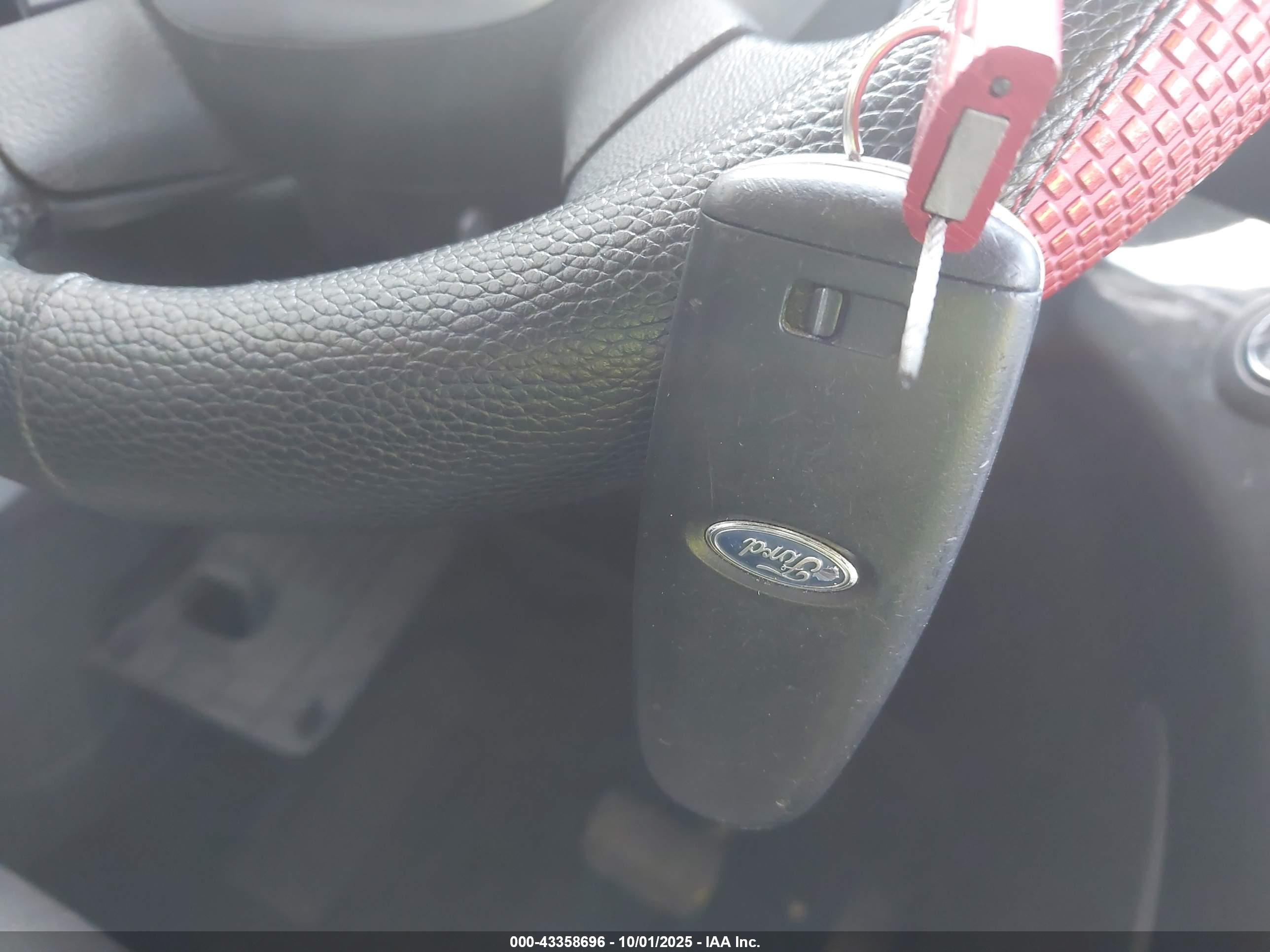 FORD ESCAPE image 11