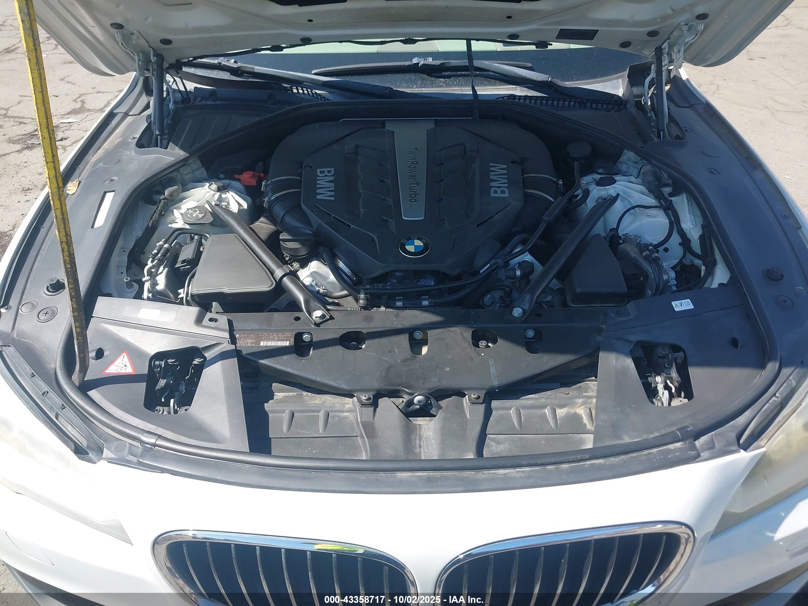 BMW 750LI image 10