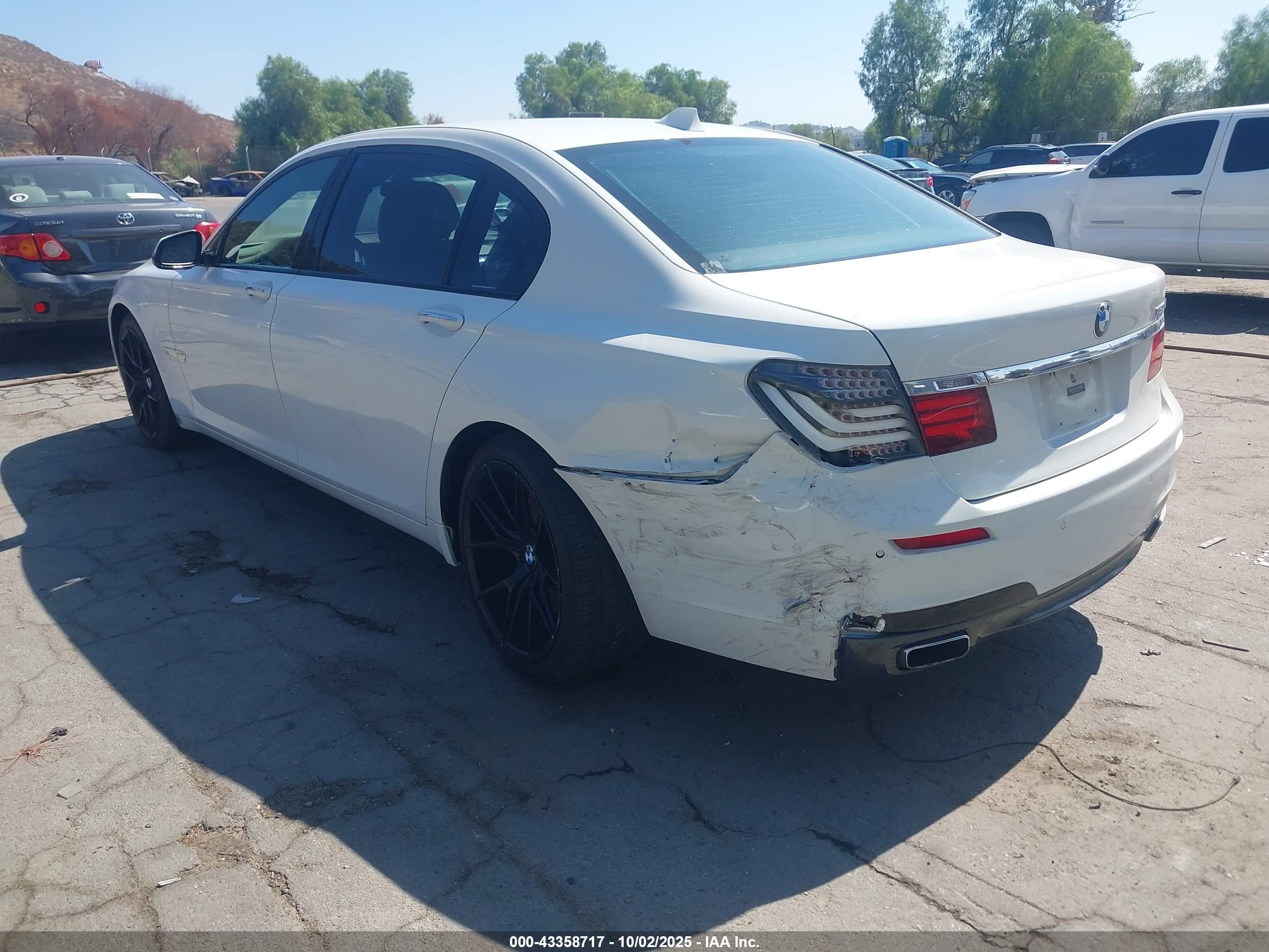BMW 750LI image 3