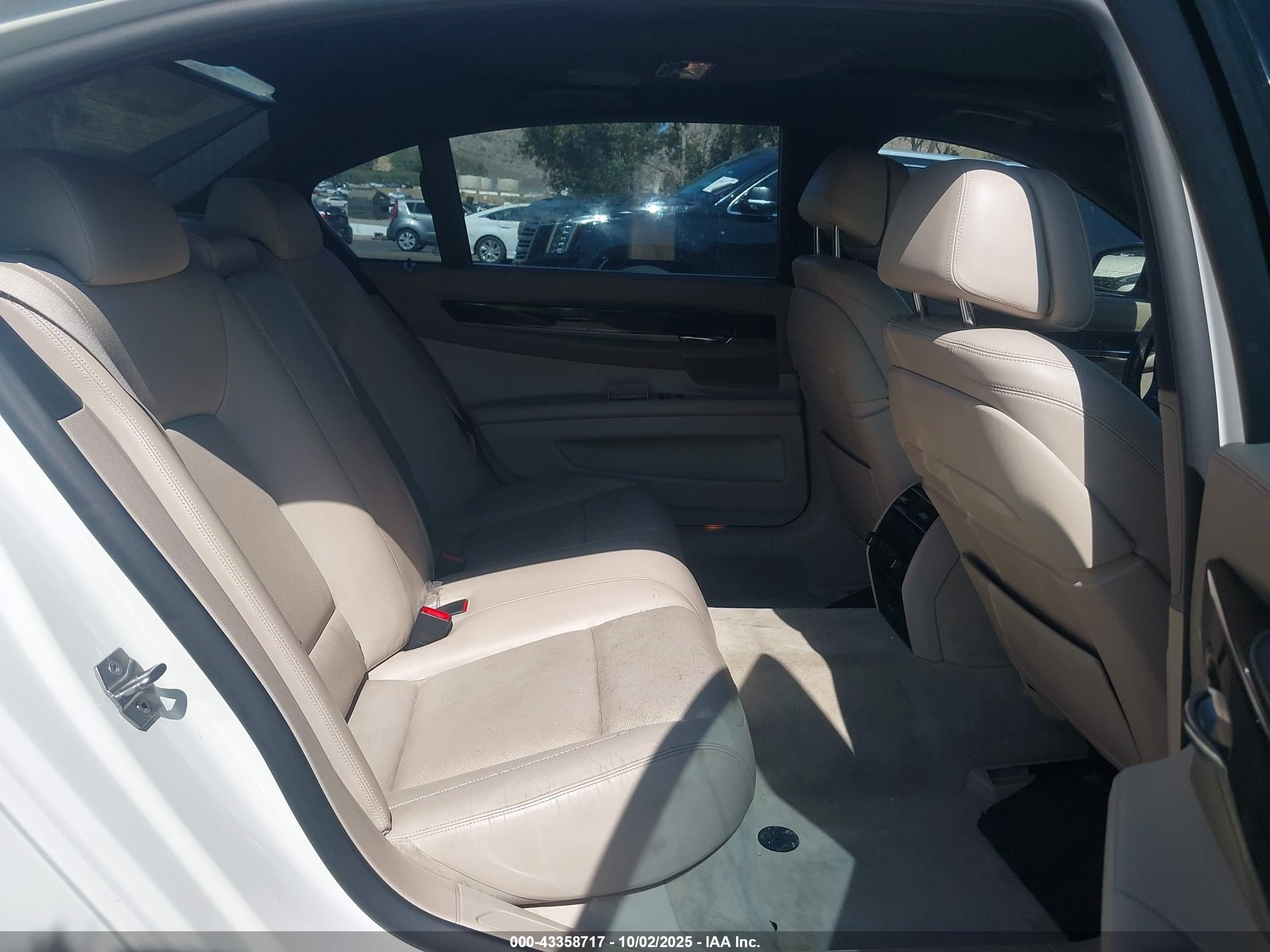 BMW 750LI image 8
