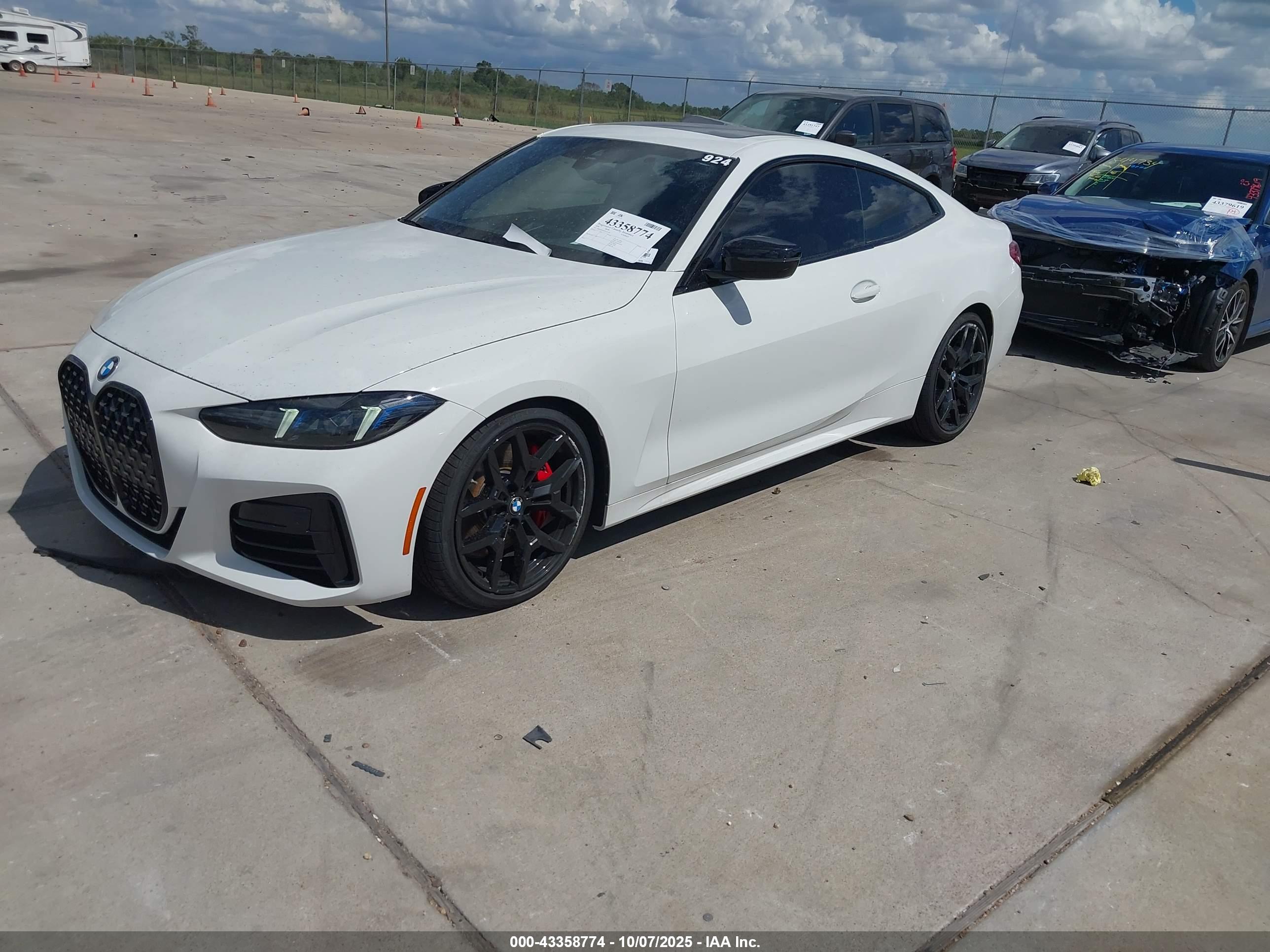 BMW 4 image 2