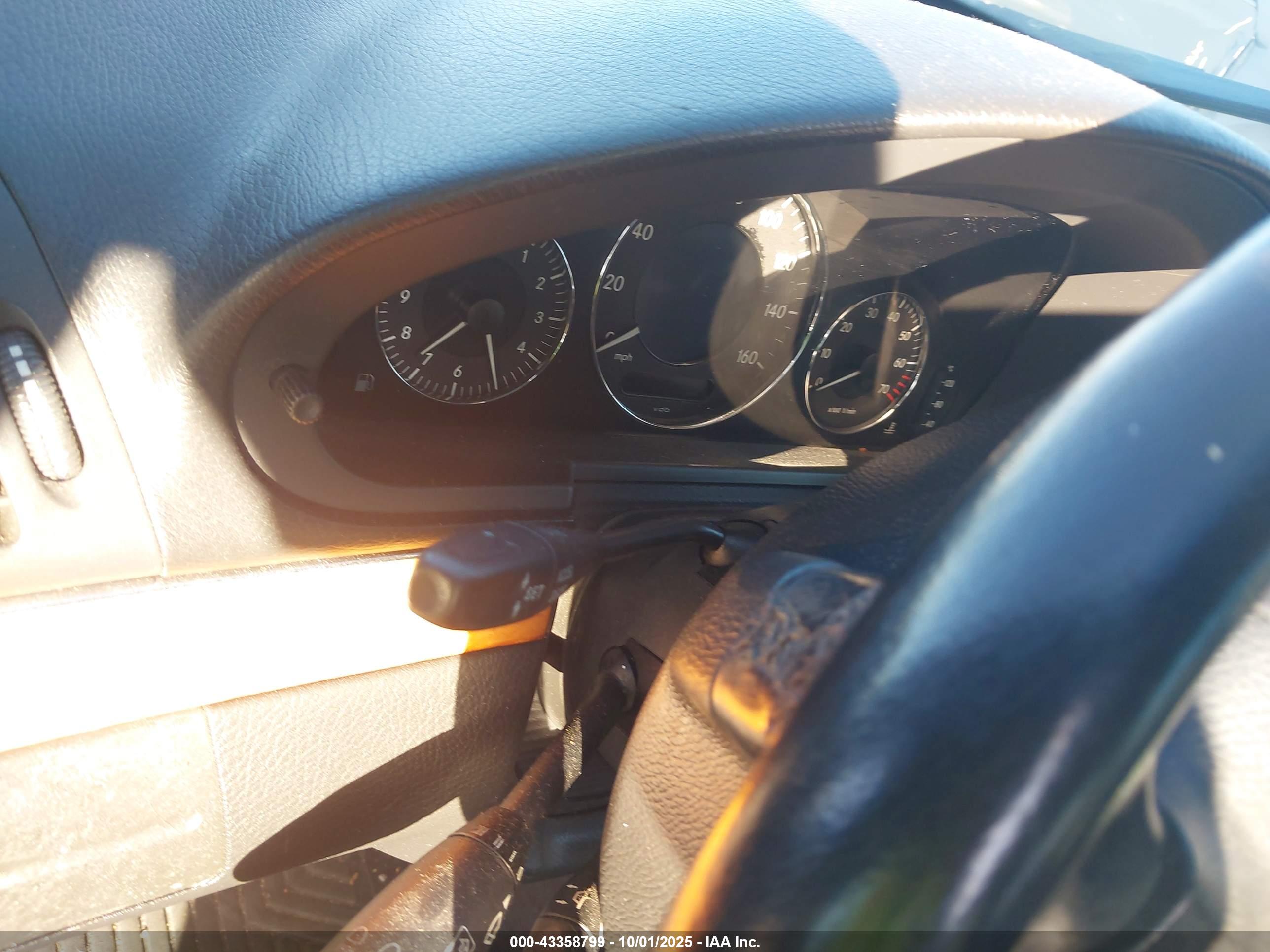 MERCEDES-BENZ E image 7