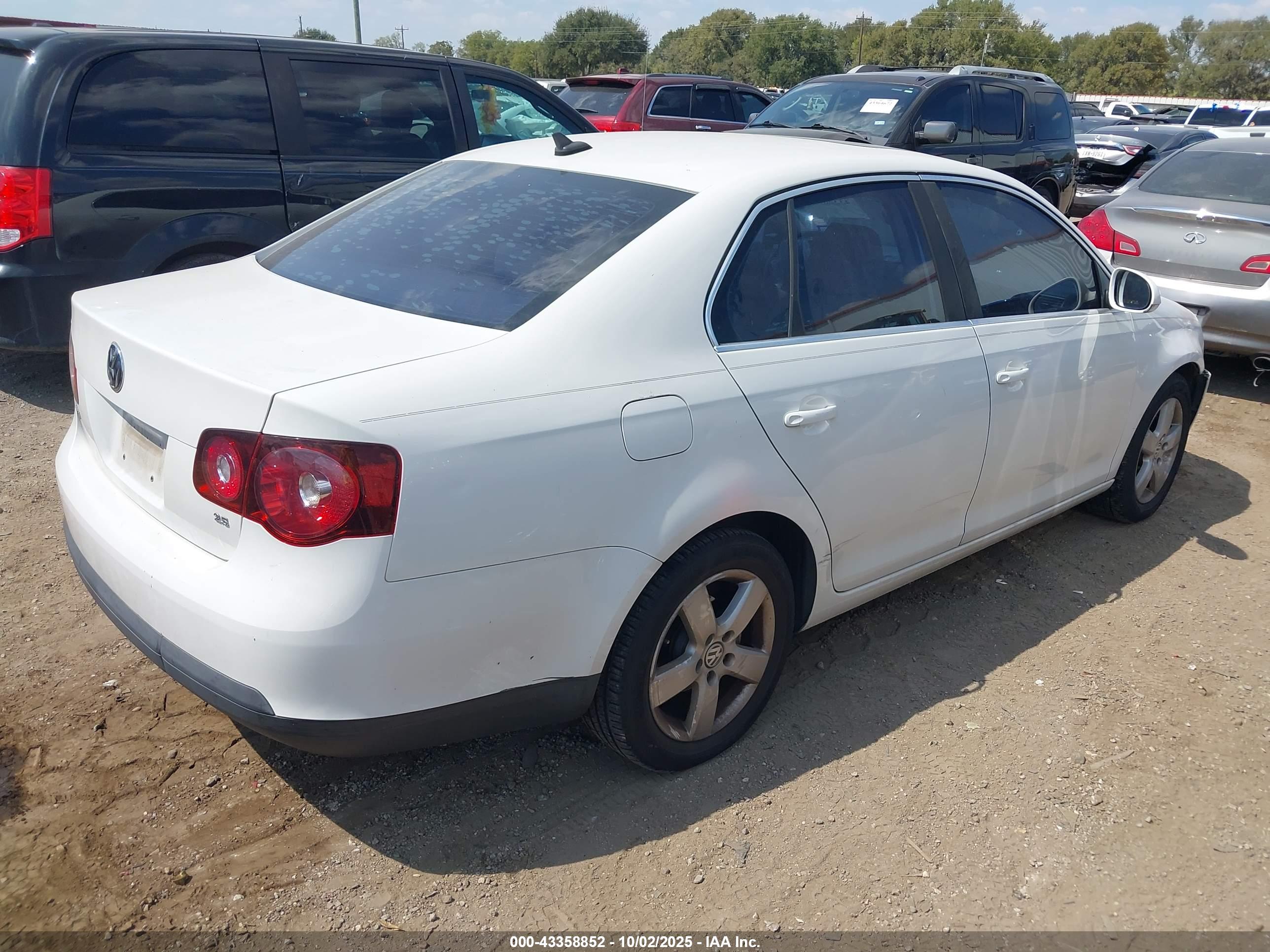 VOLKSWAGEN JETTA image 4