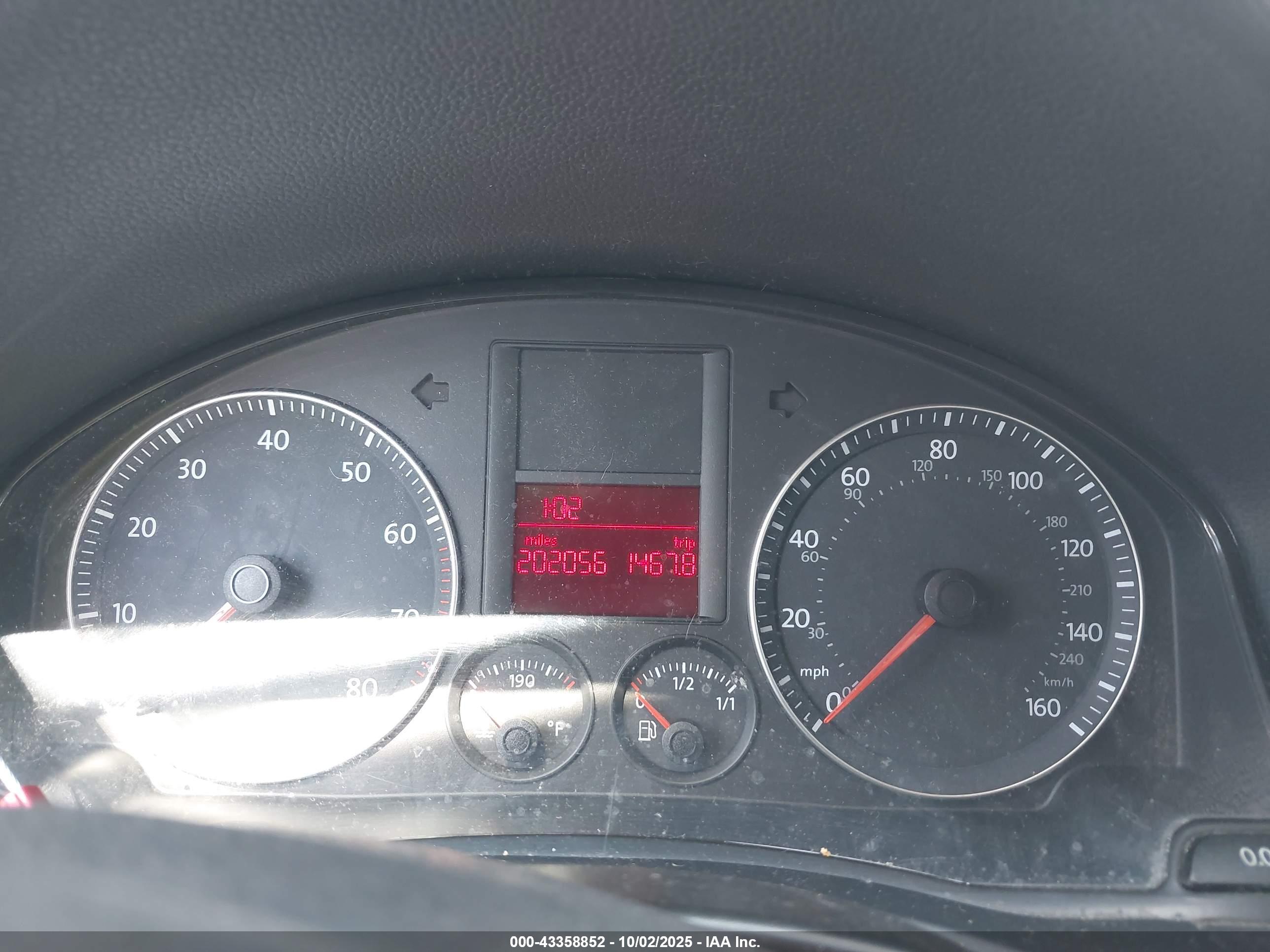 VOLKSWAGEN JETTA image 7