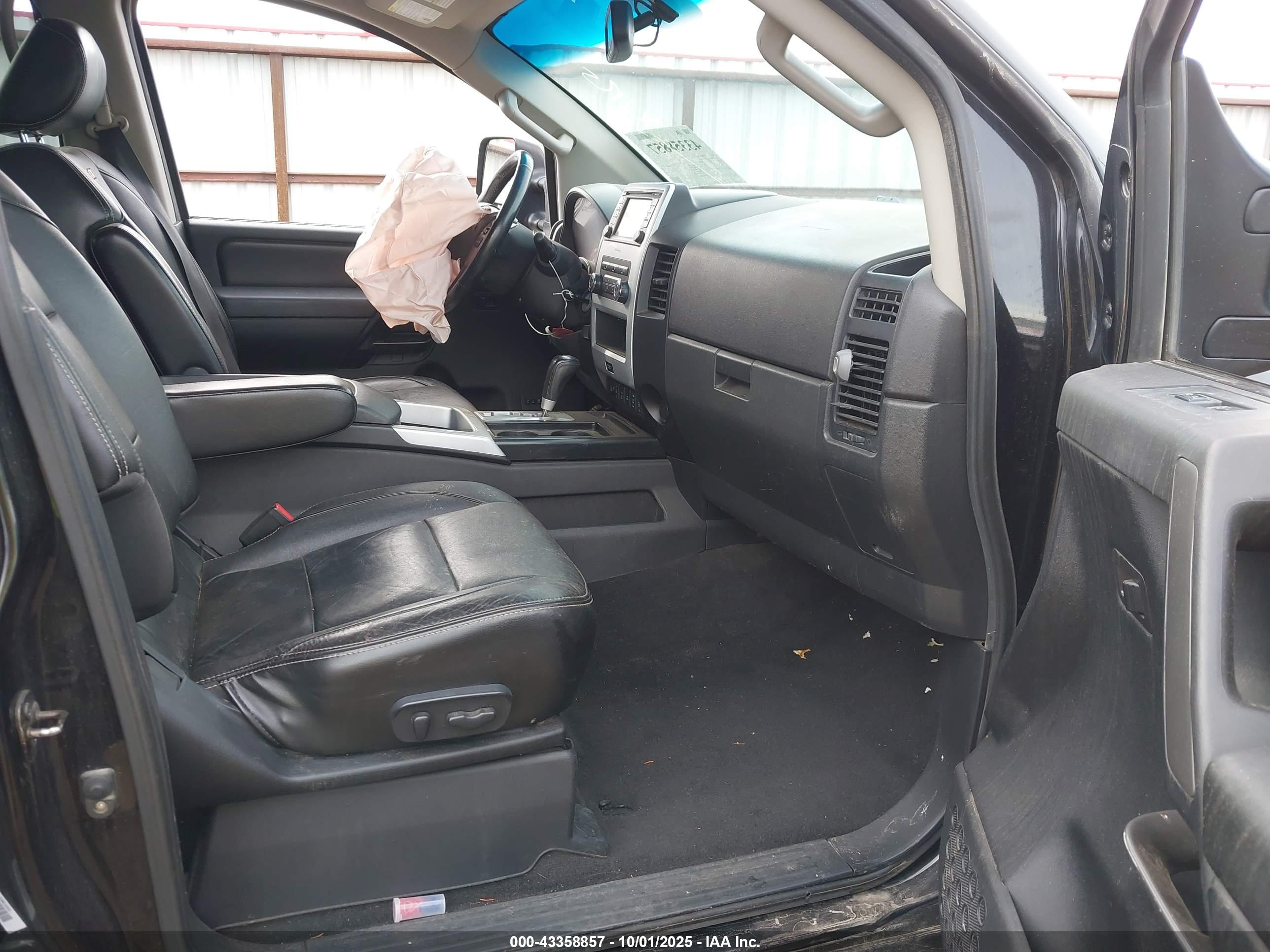 NISSAN TITAN image 5