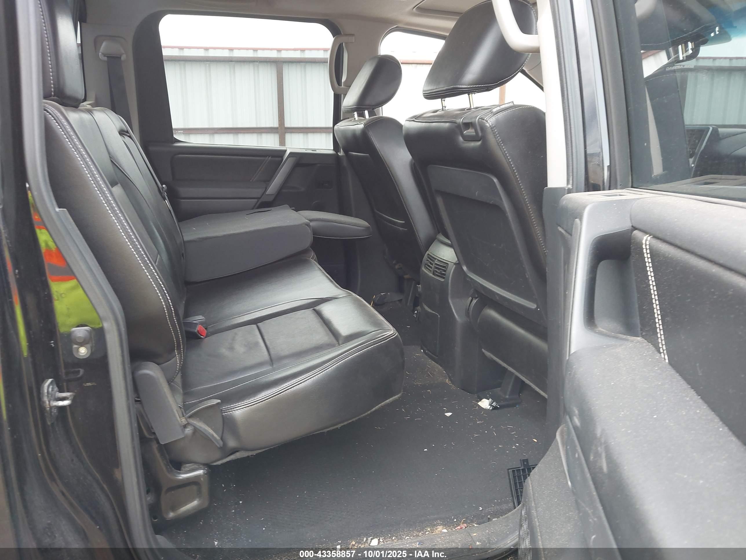 NISSAN TITAN image 8