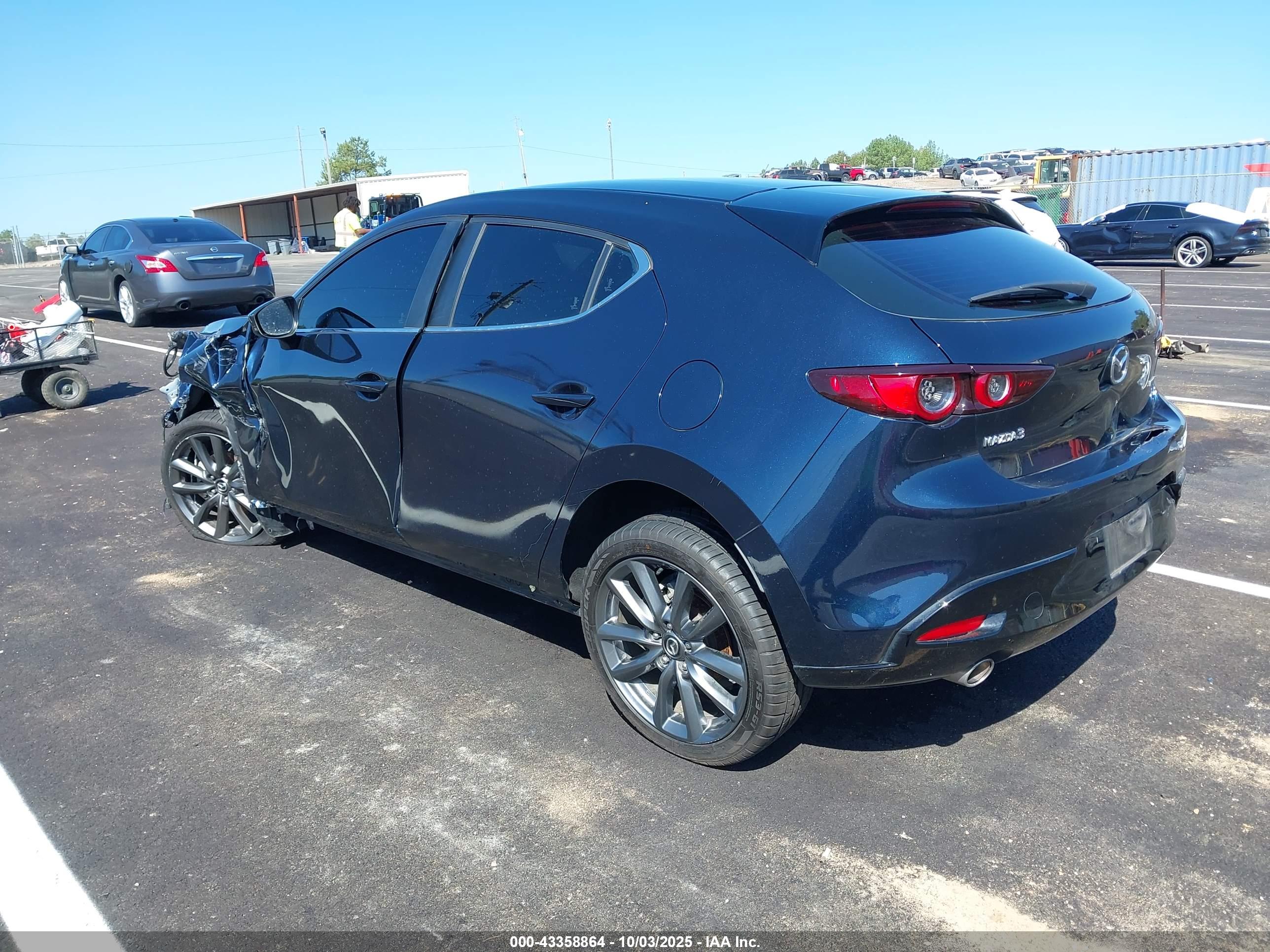 MAZDA MAZDA3 image 3