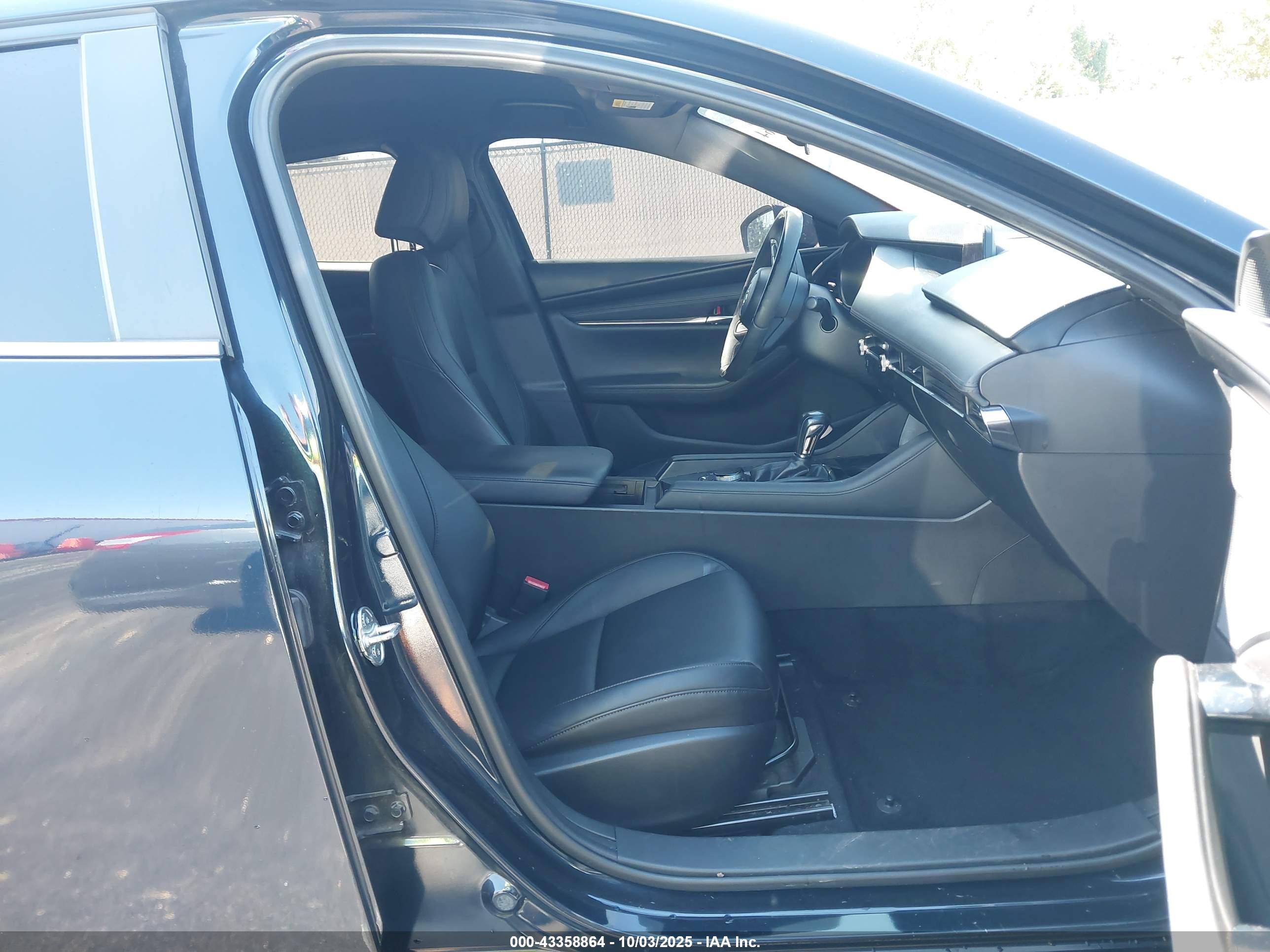 MAZDA MAZDA3 image 5