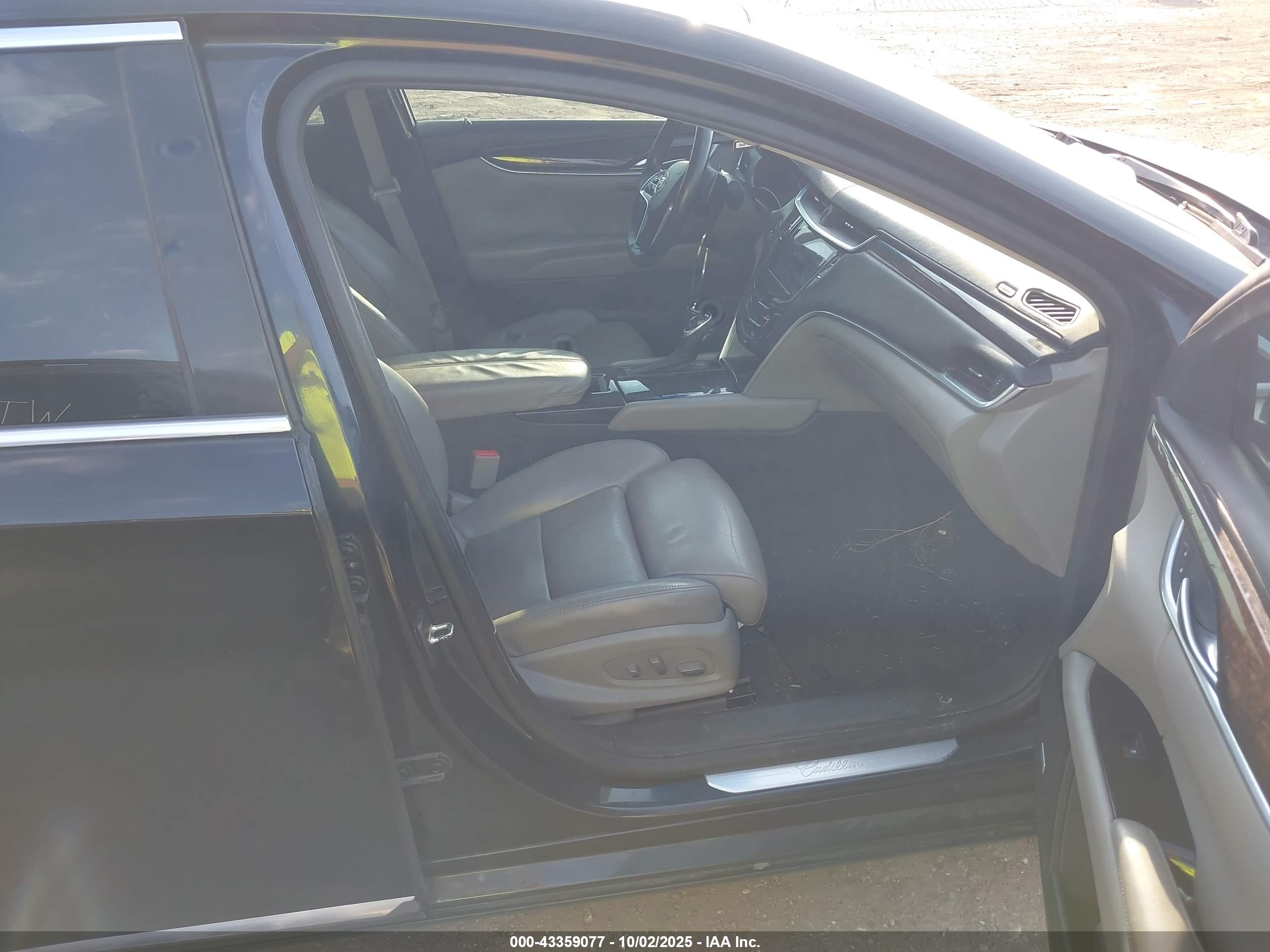 CADILLAC XTS image 5