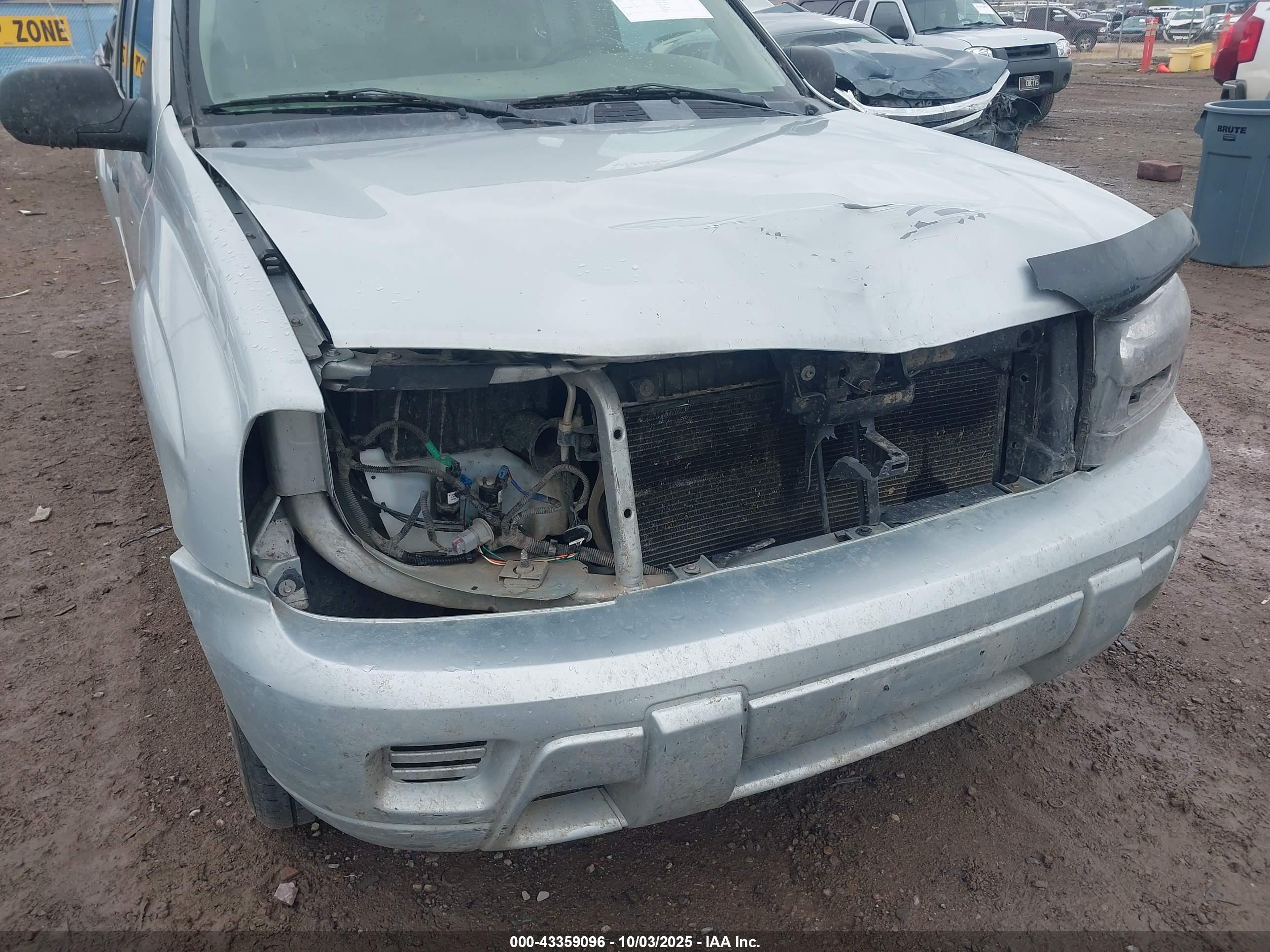 CHEVROLET TRAILBLAZER image 6