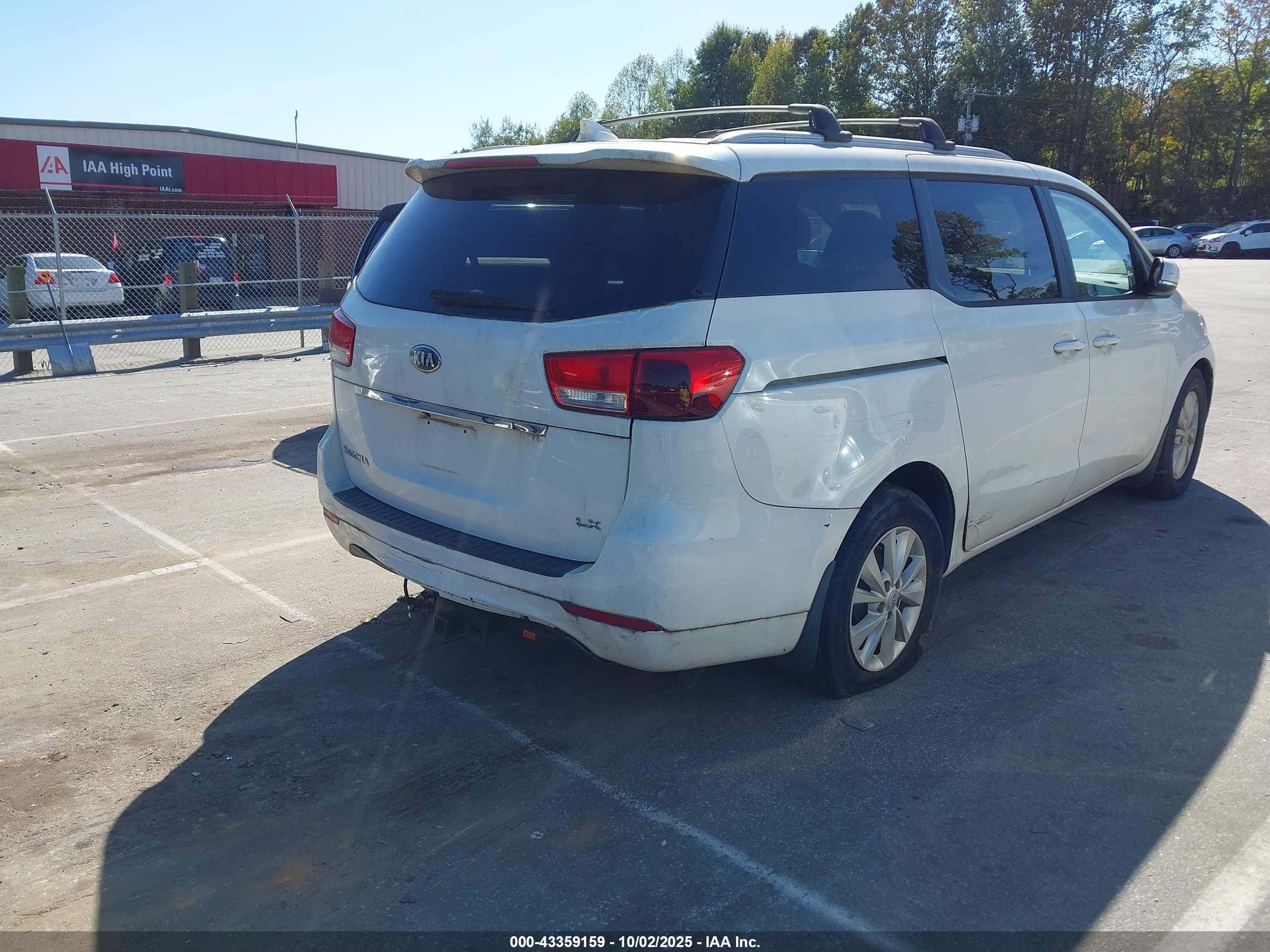 KIA SEDONA image 4