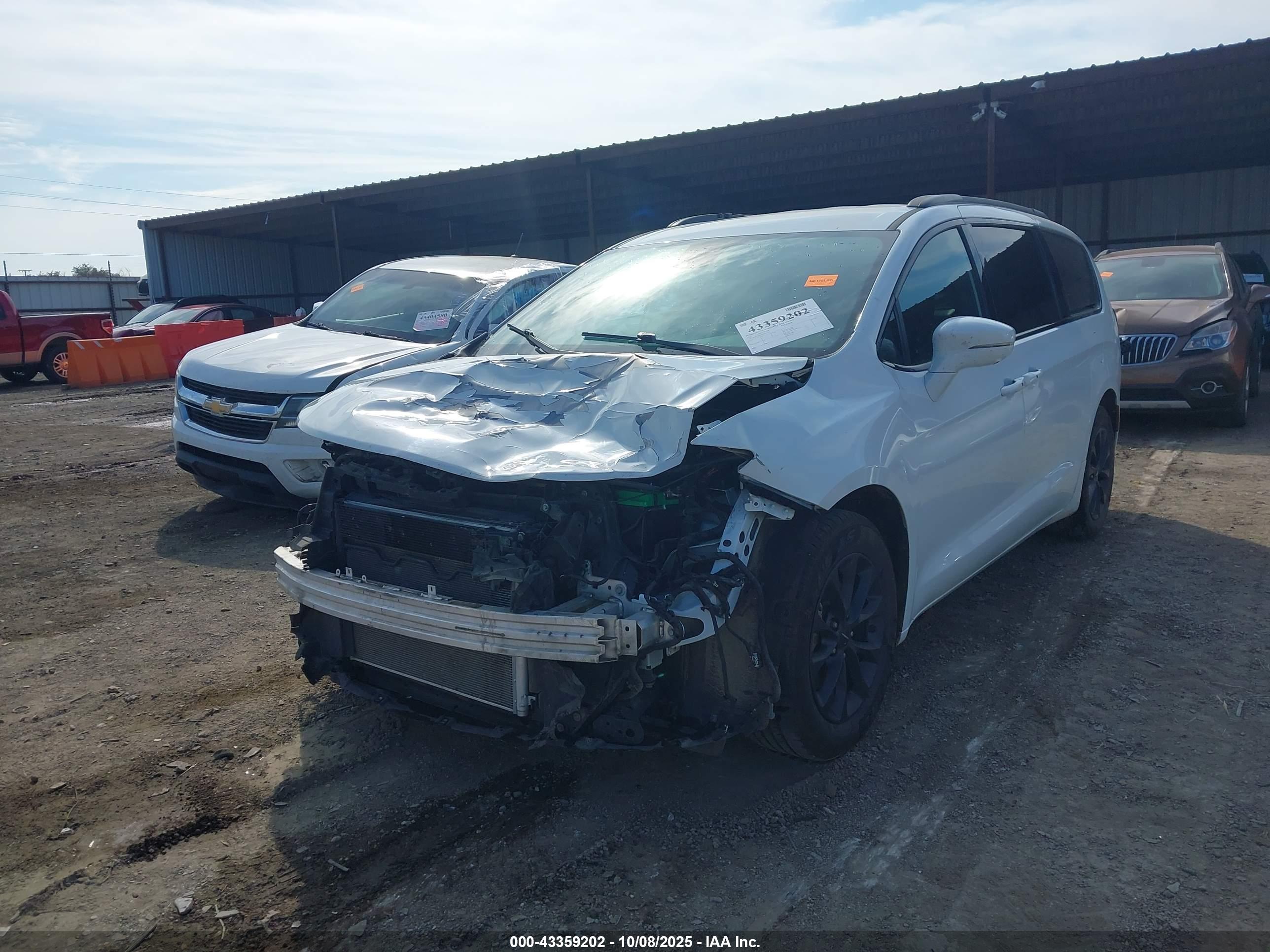 CHRYSLER PACIFICA image 2