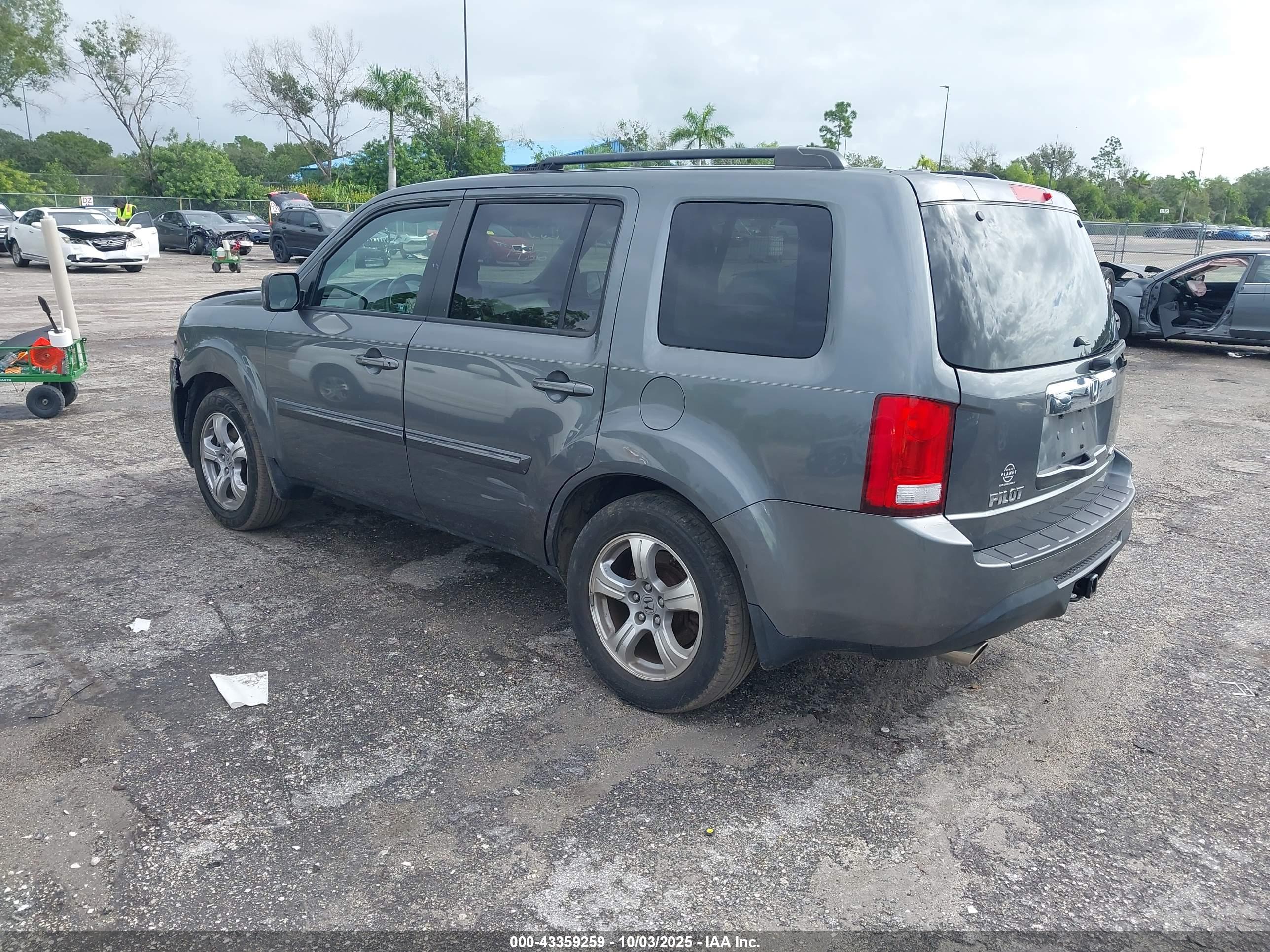HONDA PILOT image 3