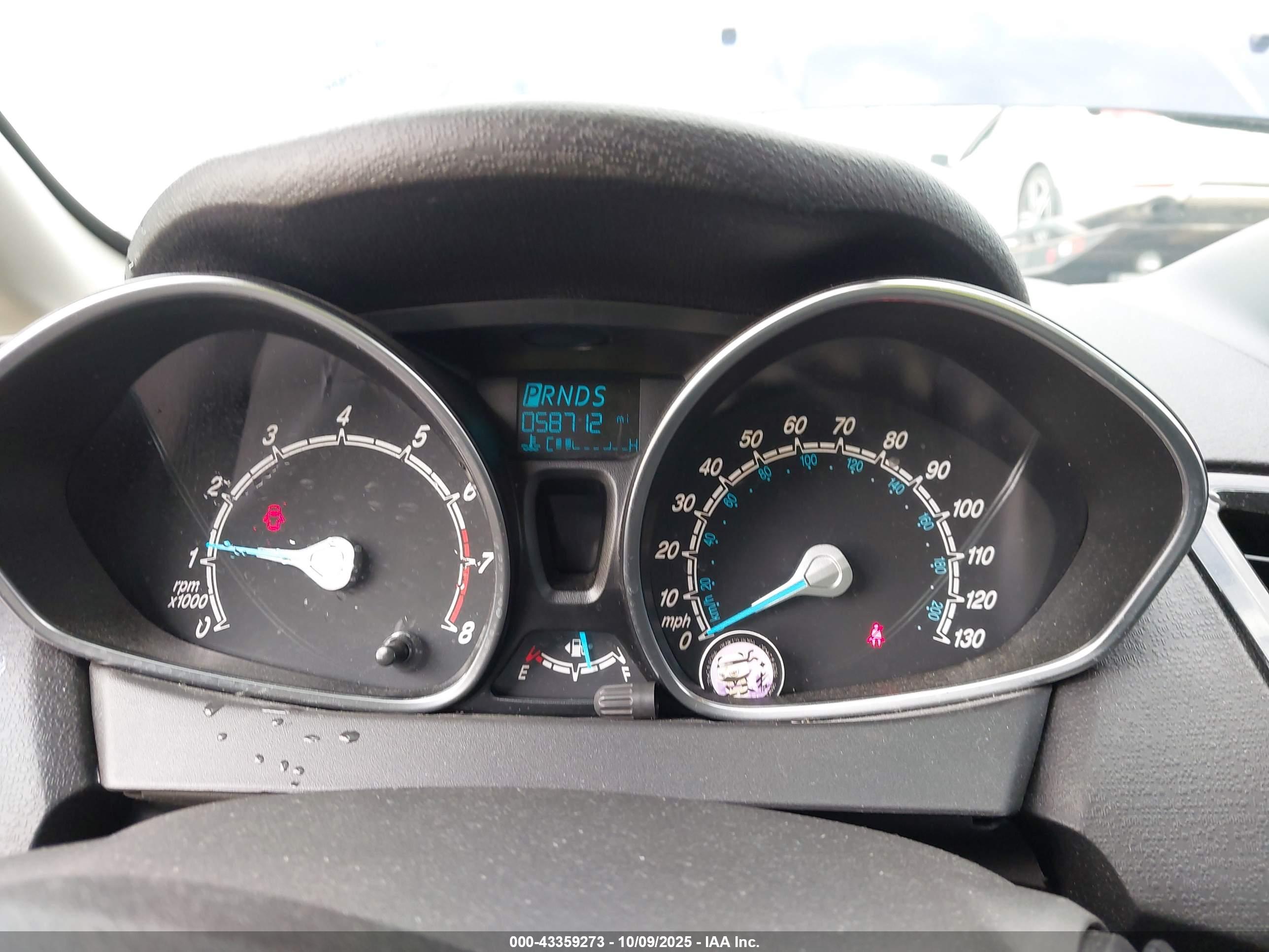 FORD FIESTA image 7