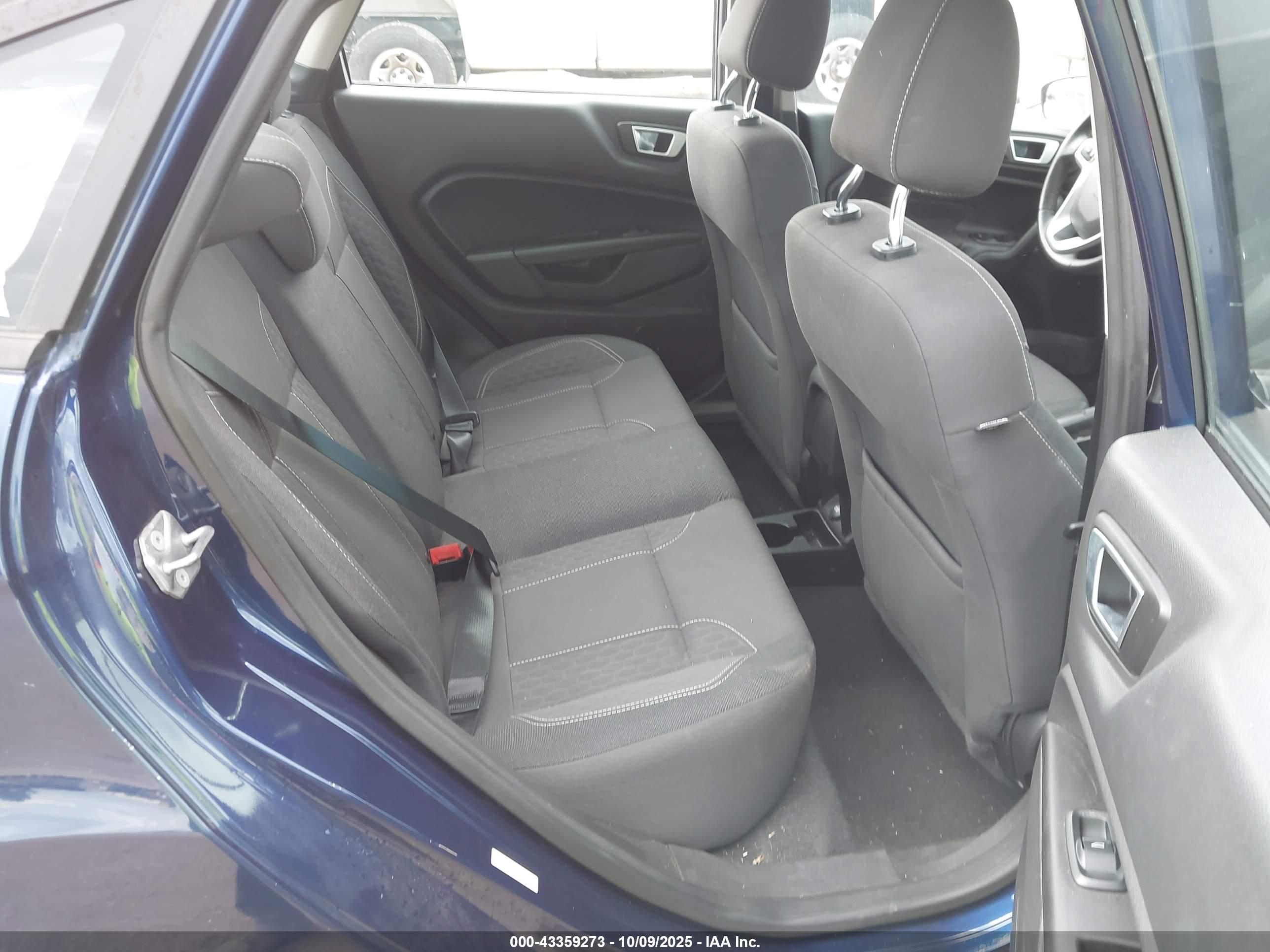FORD FIESTA image 8