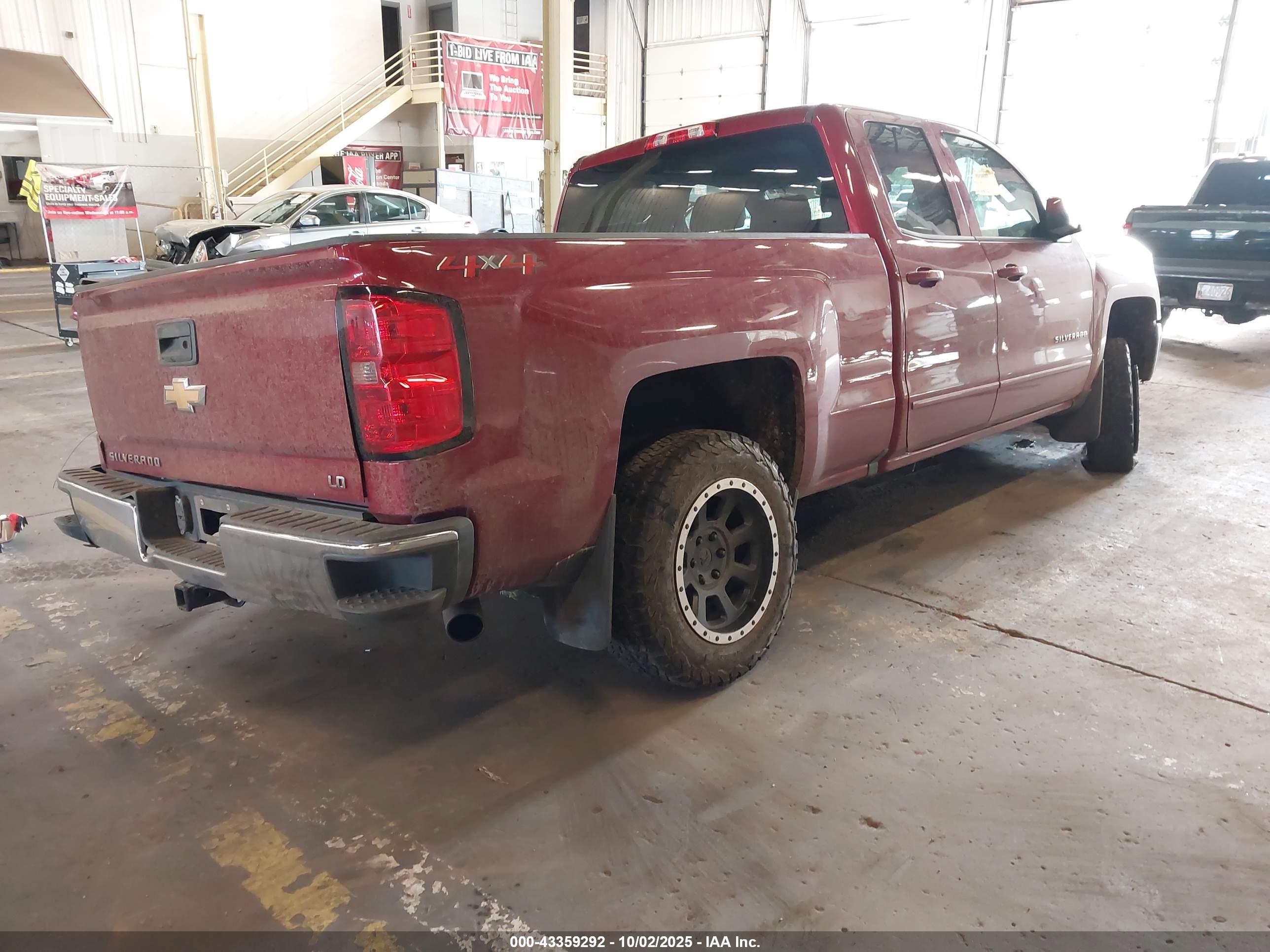 CHEVROLET SILVERADO image 4