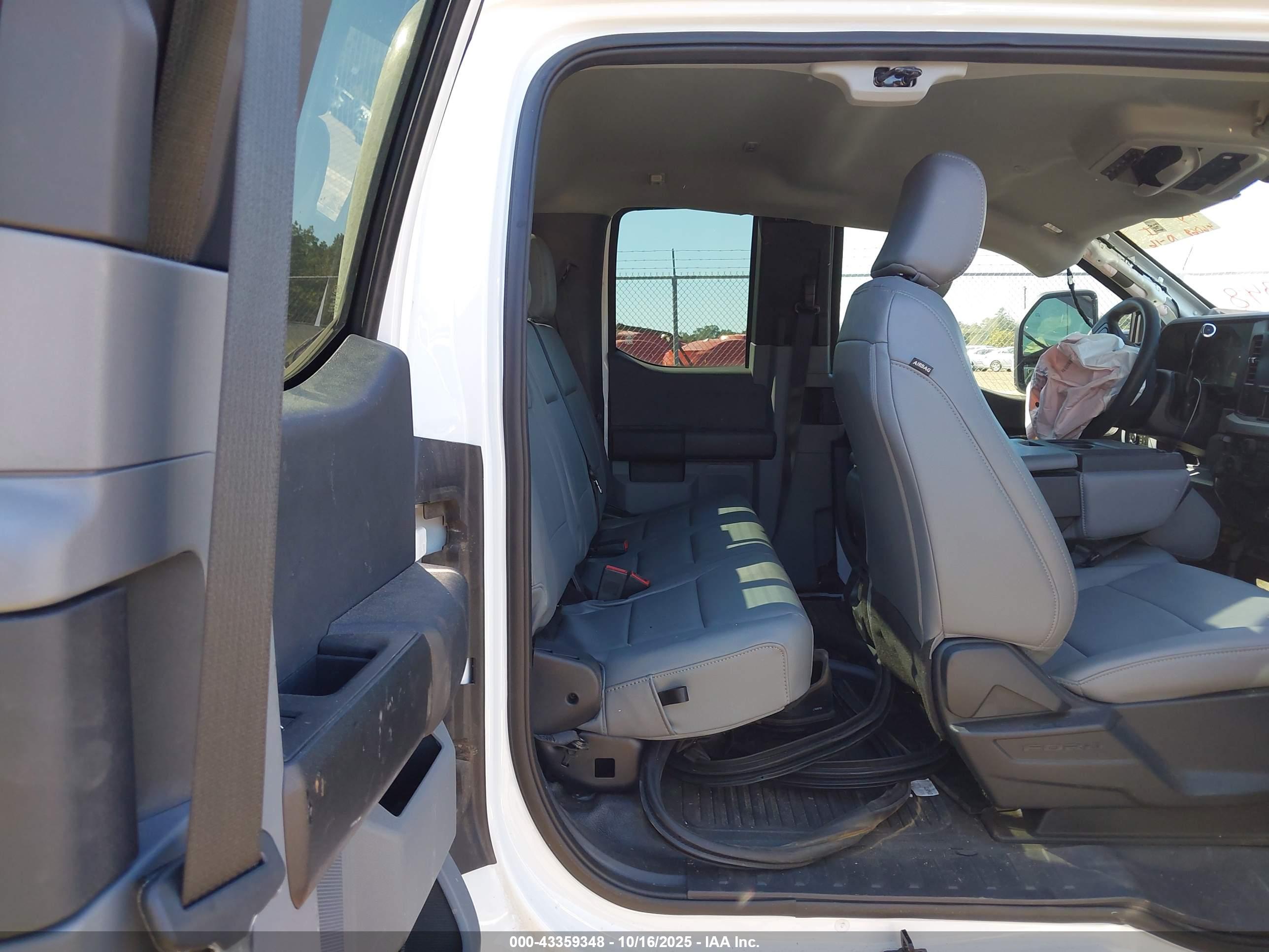 FORD F-350 image 7