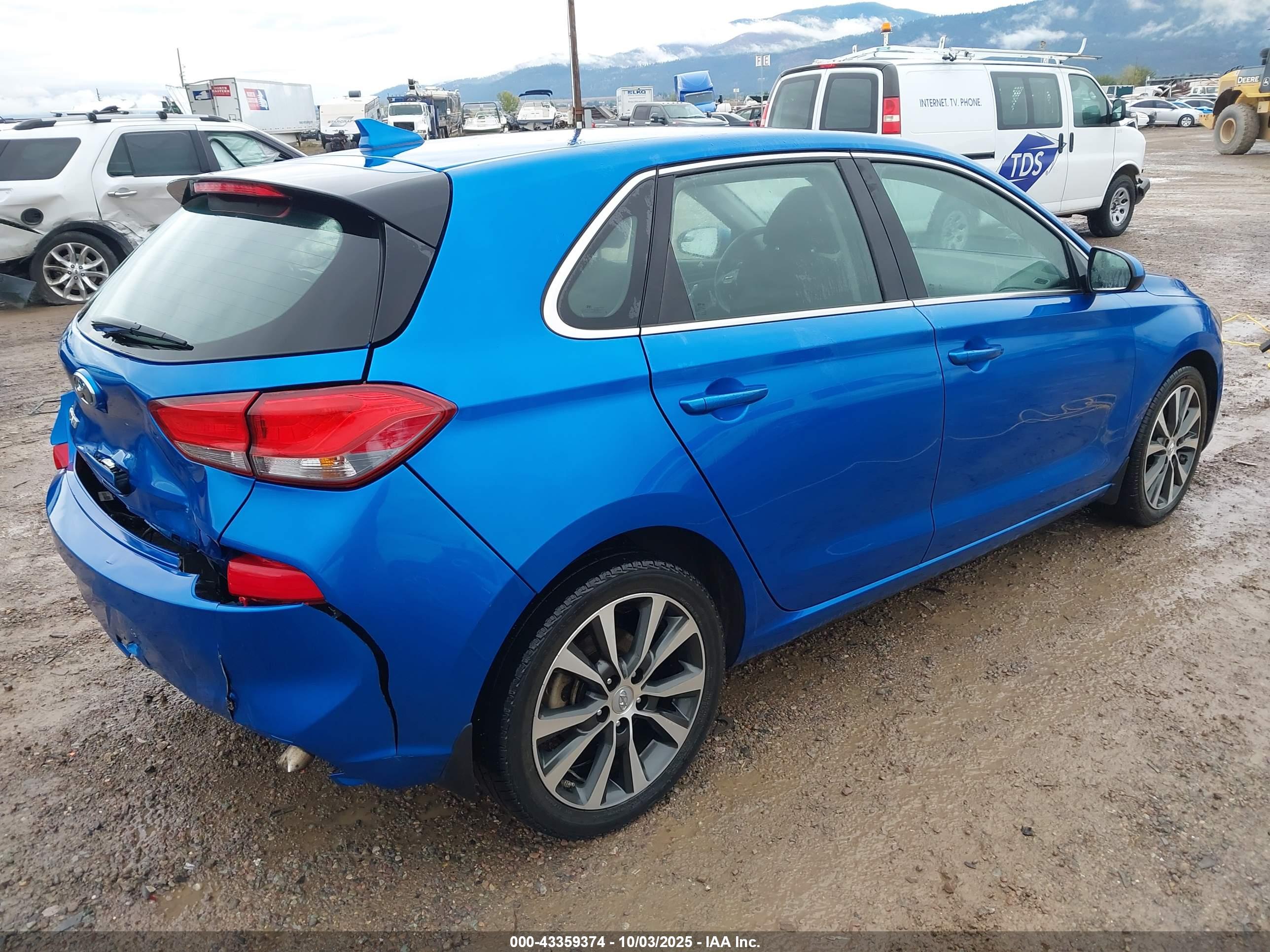 HYUNDAI ELANTRA image 4