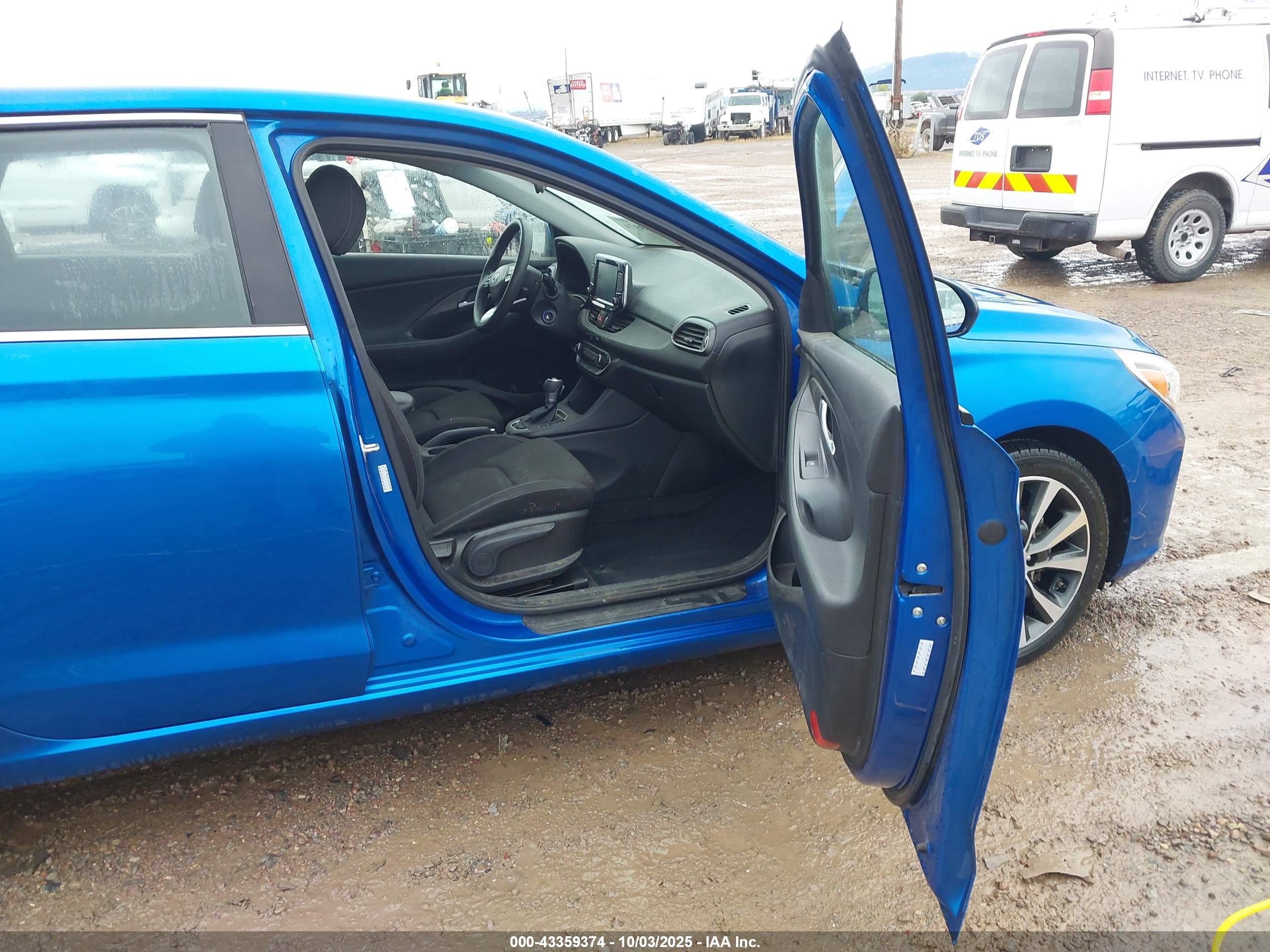 HYUNDAI ELANTRA image 5