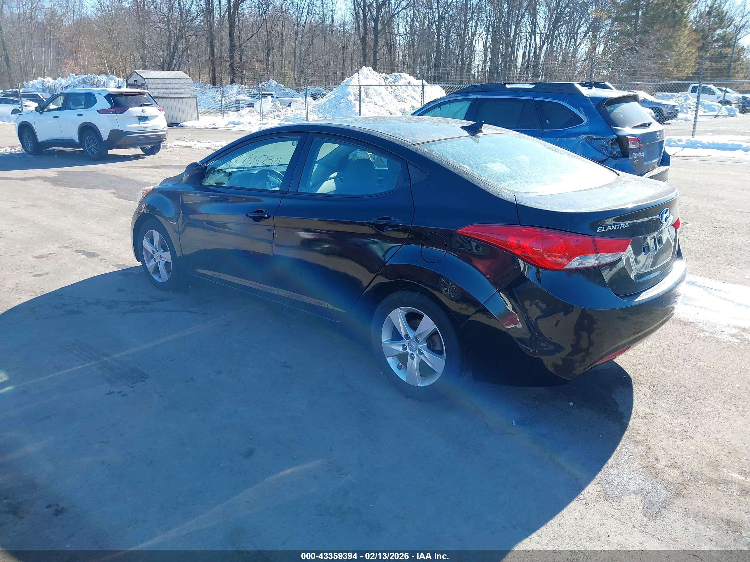 HYUNDAI ELANTRA image 3
