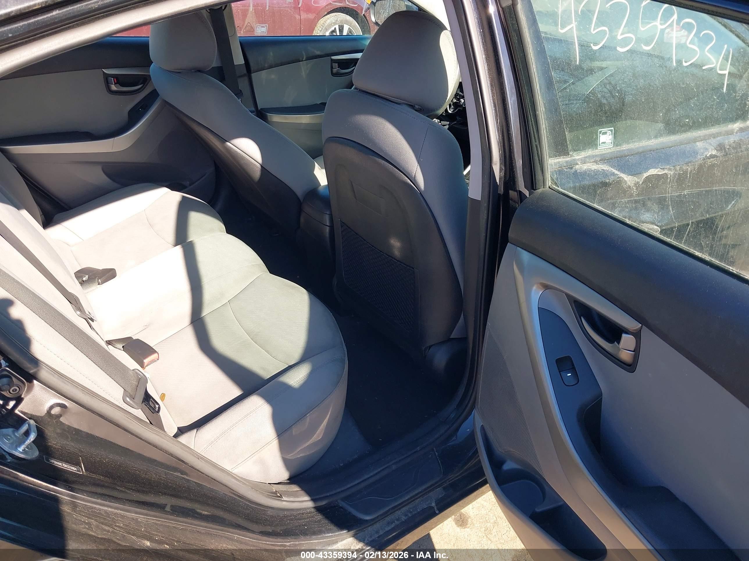 HYUNDAI ELANTRA image 8
