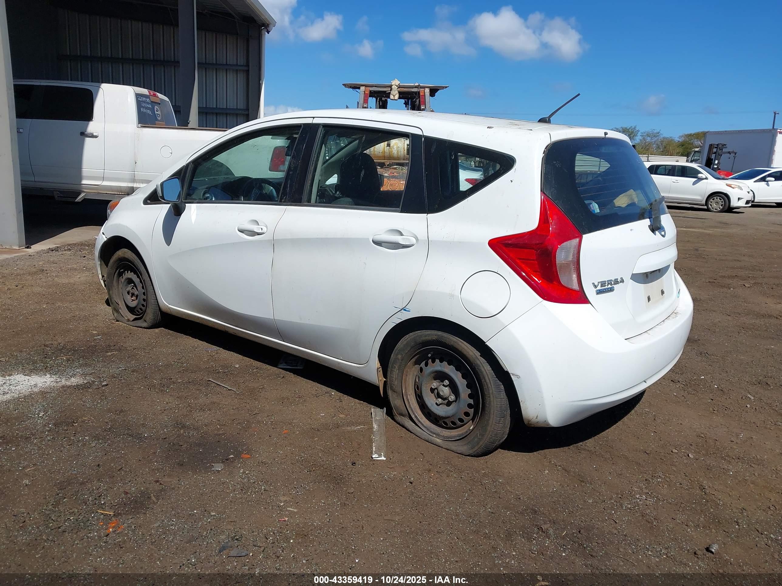 NISSAN VERSA image 3