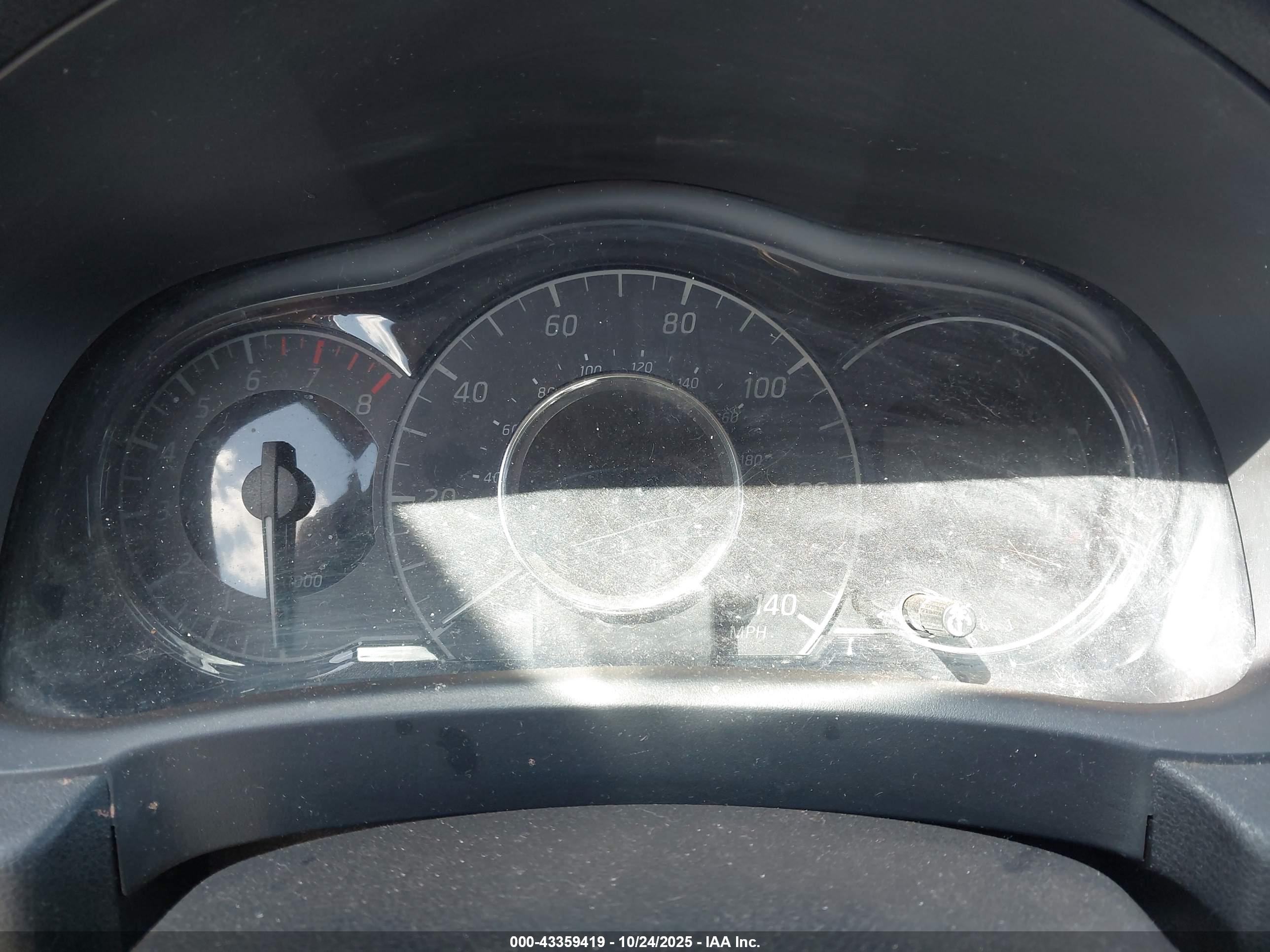 NISSAN VERSA image 7