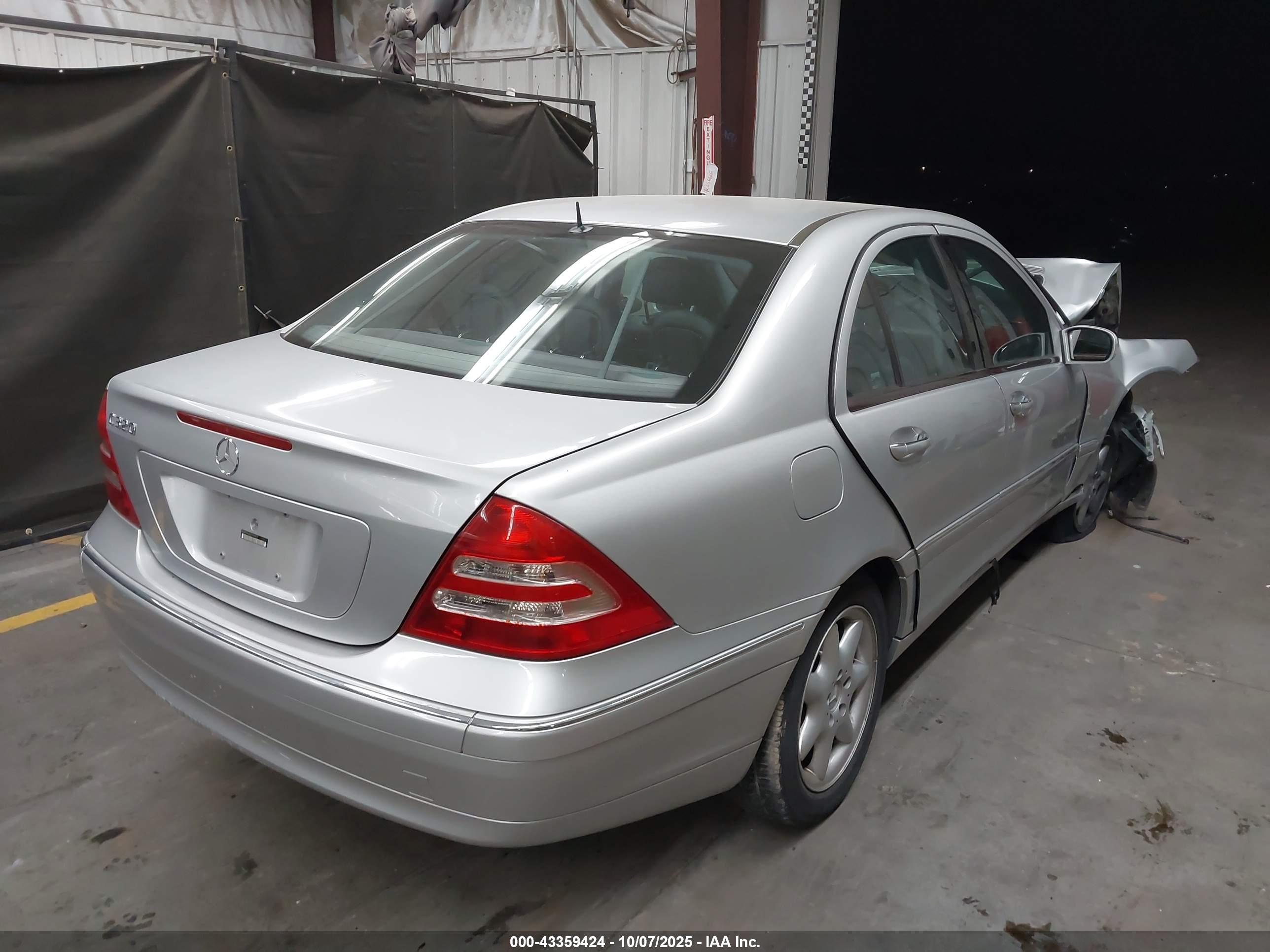MERCEDES-BENZ C image 4