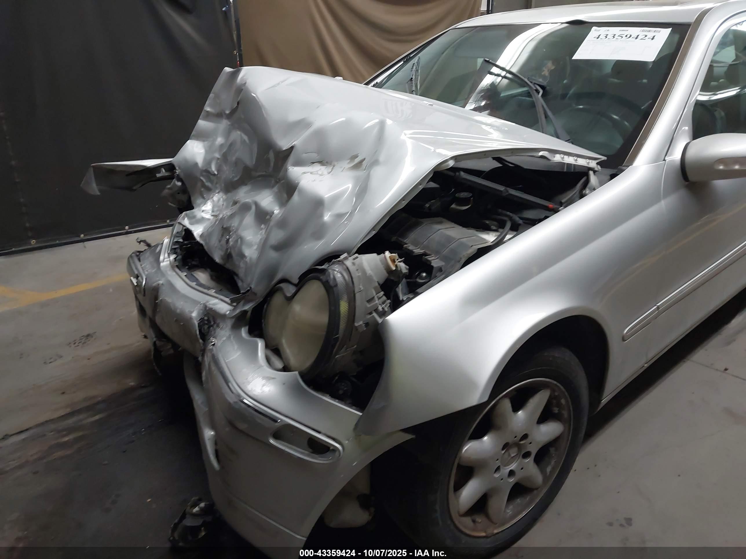 MERCEDES-BENZ C image 6