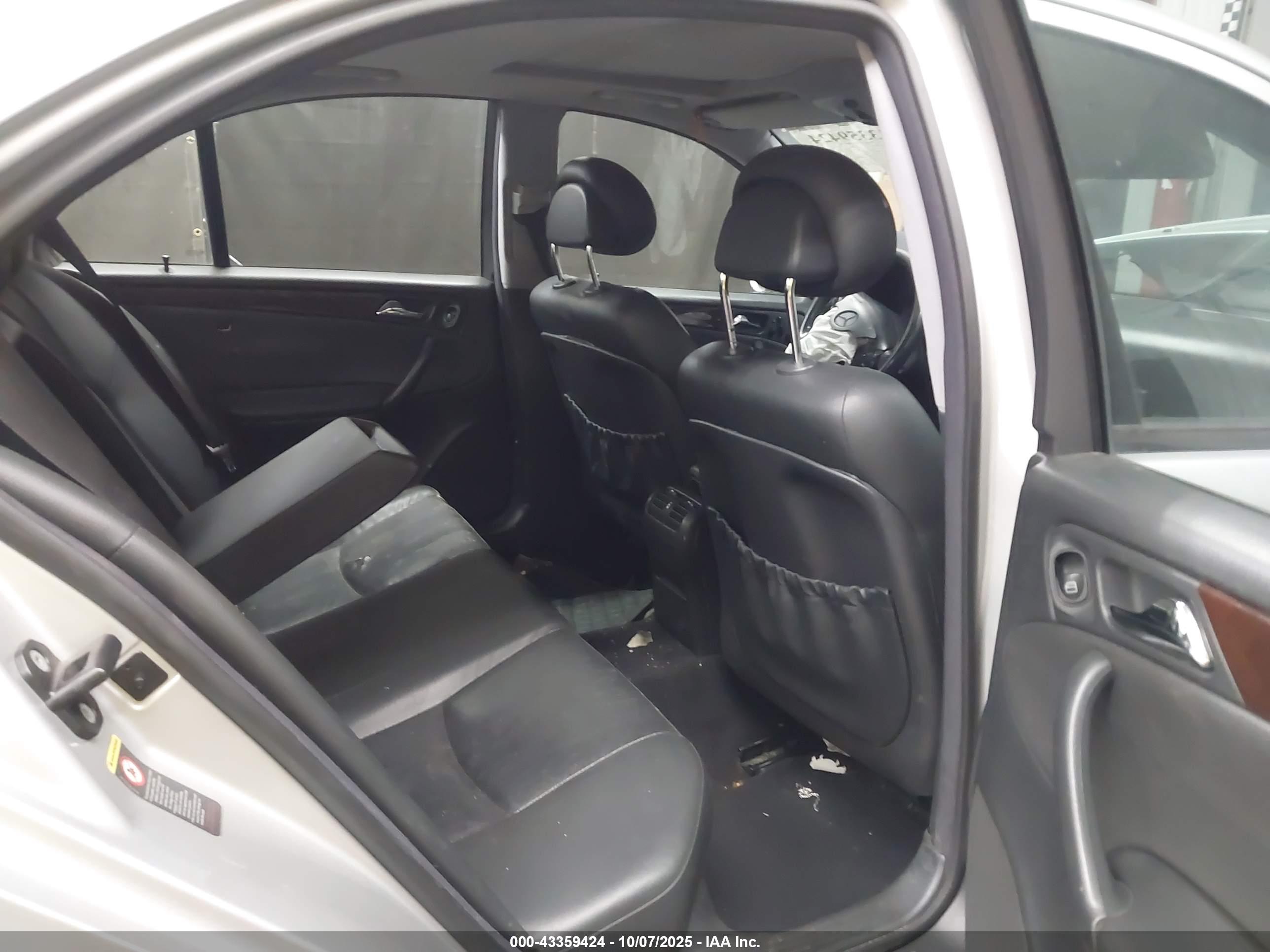 MERCEDES-BENZ C image 8