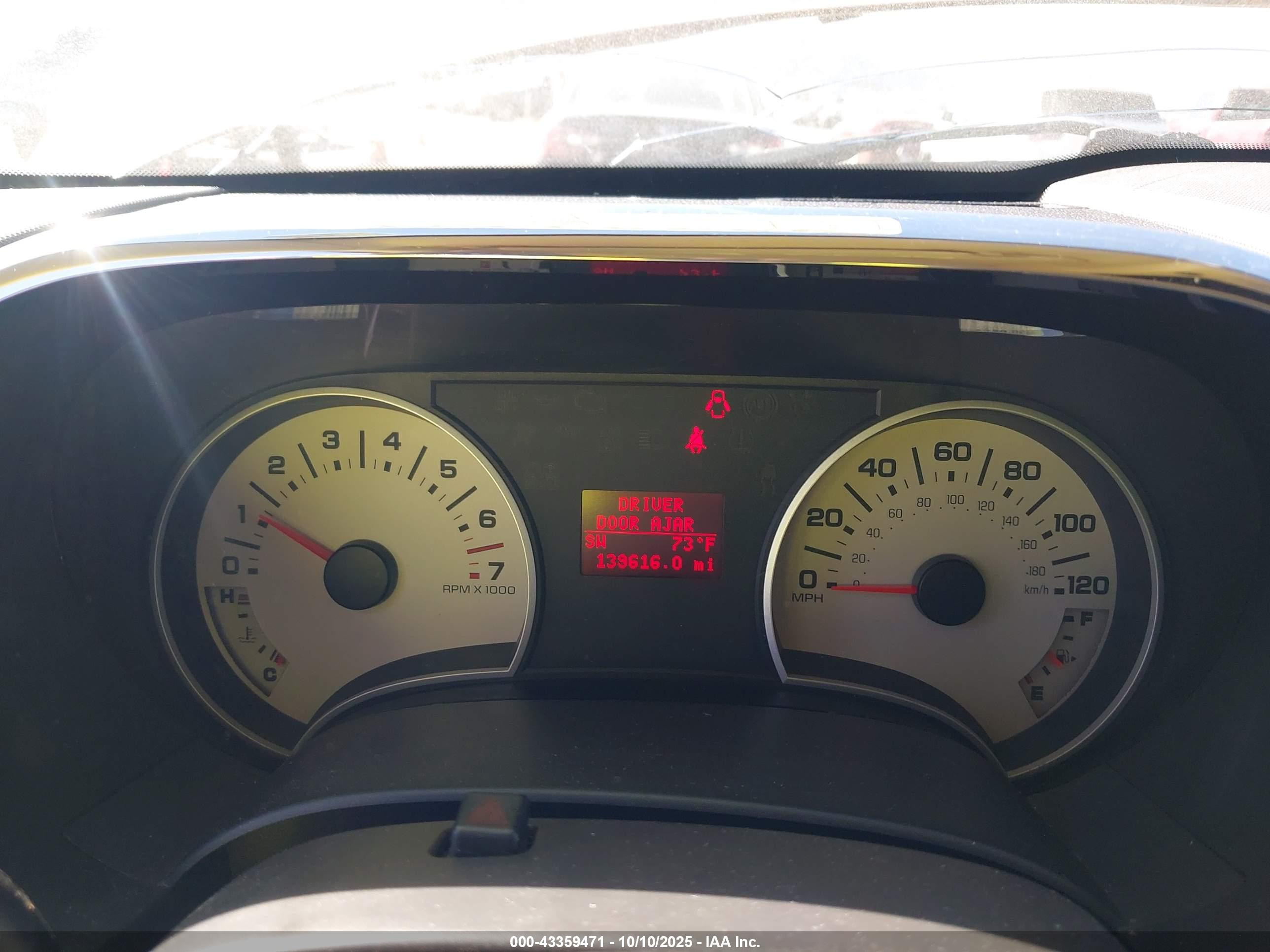 FORD EXPLORER image 7