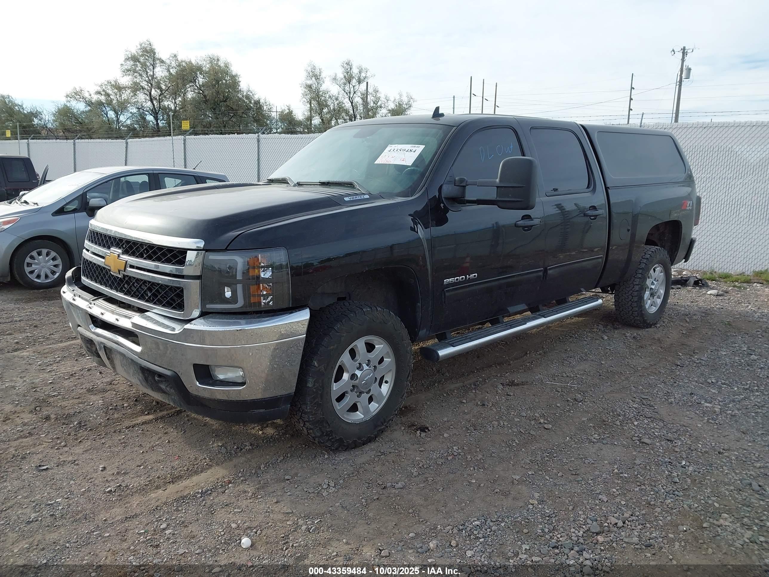 CHEVROLET SILVERADO image 2