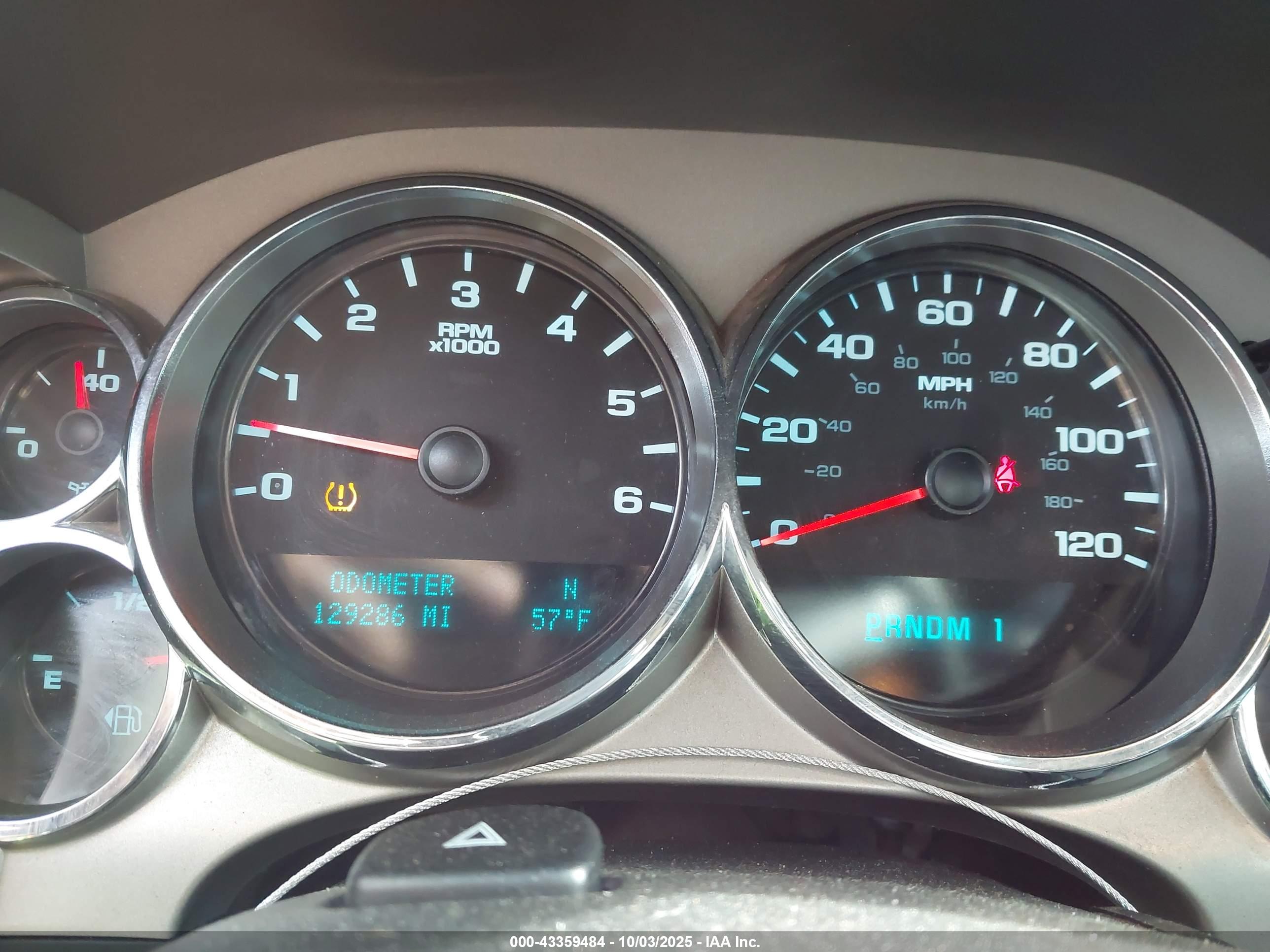 CHEVROLET SILVERADO image 7