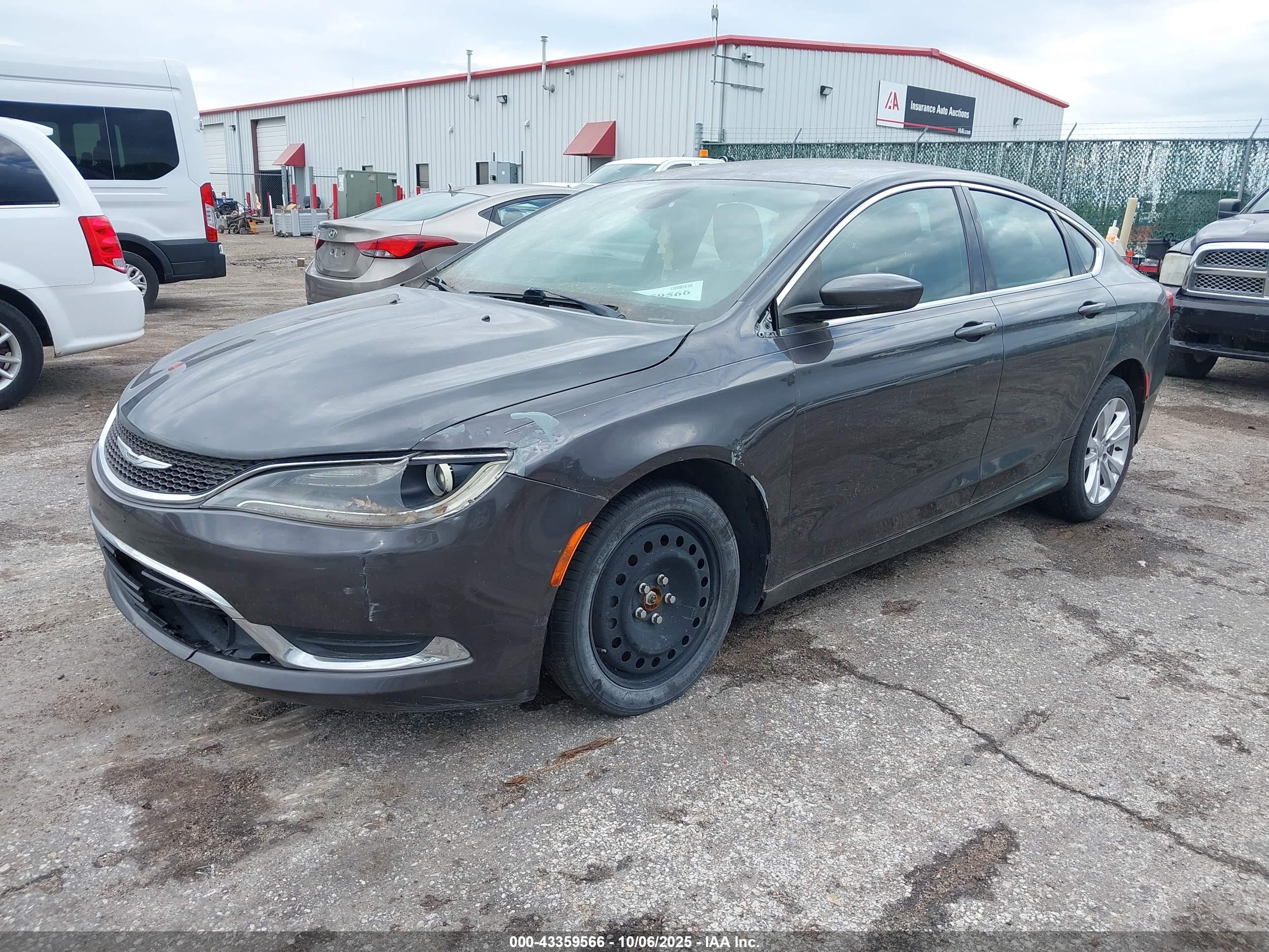 CHRYSLER 200 image 2