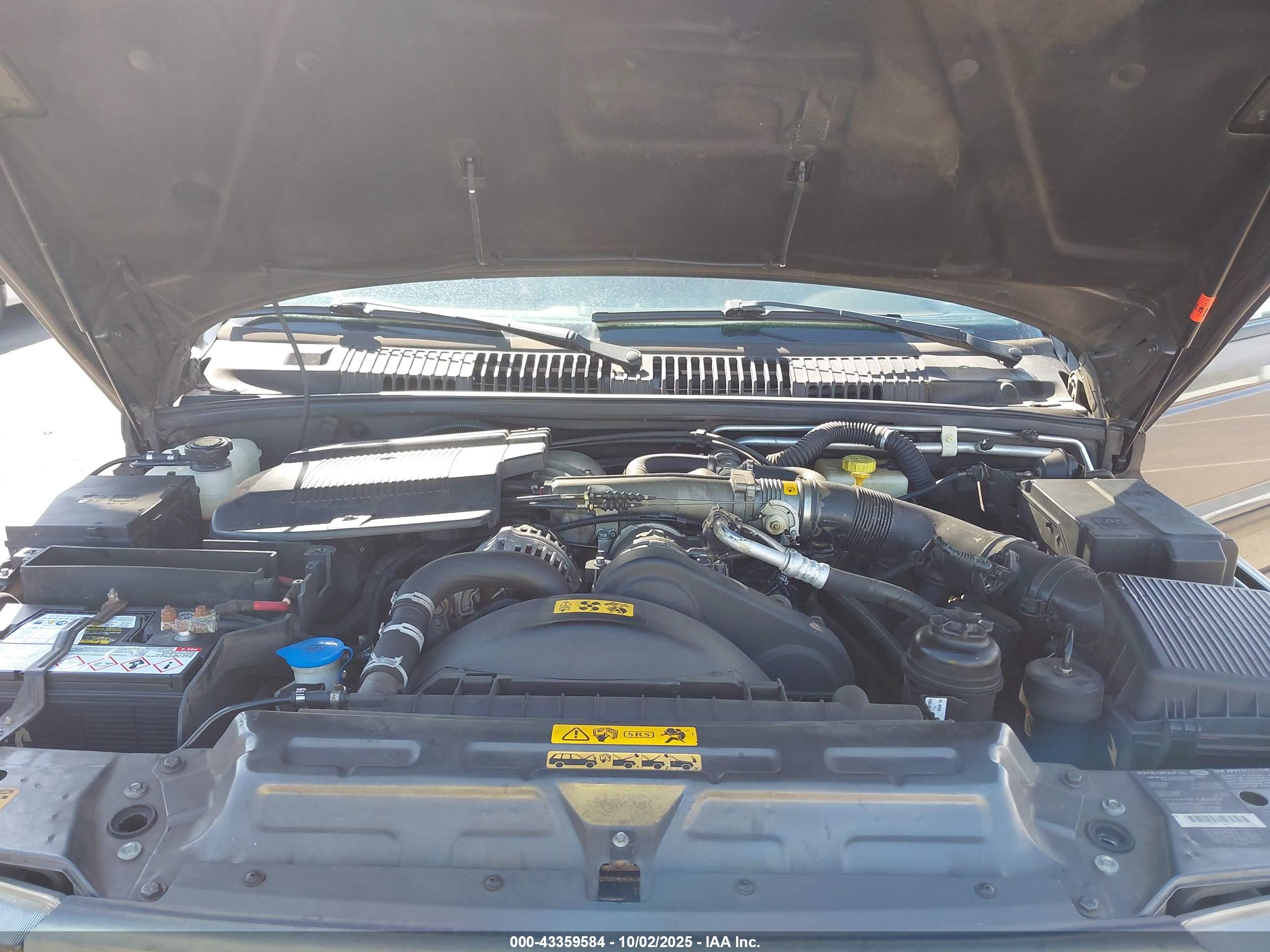 LAND ROVER image 10