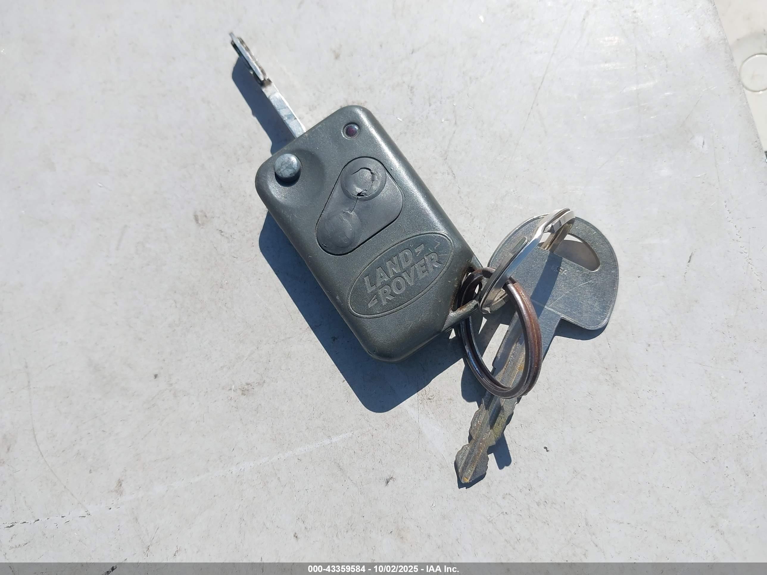 LAND ROVER image 11