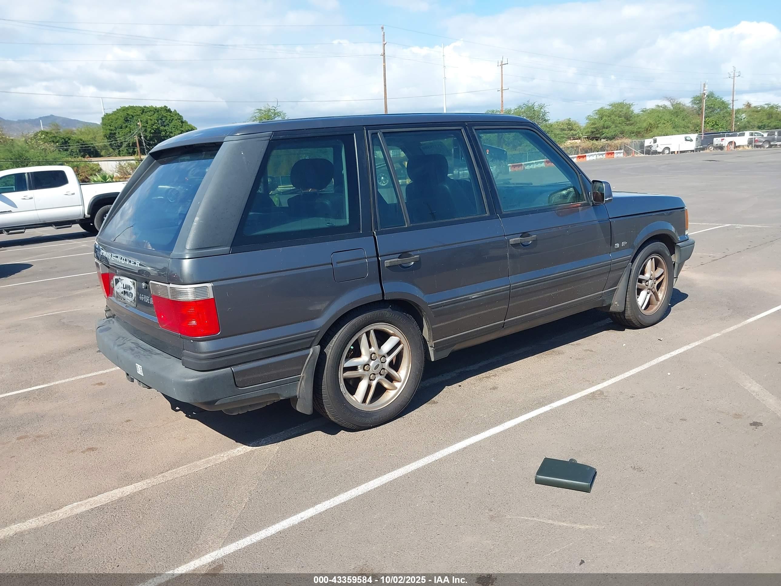 LAND ROVER image 4