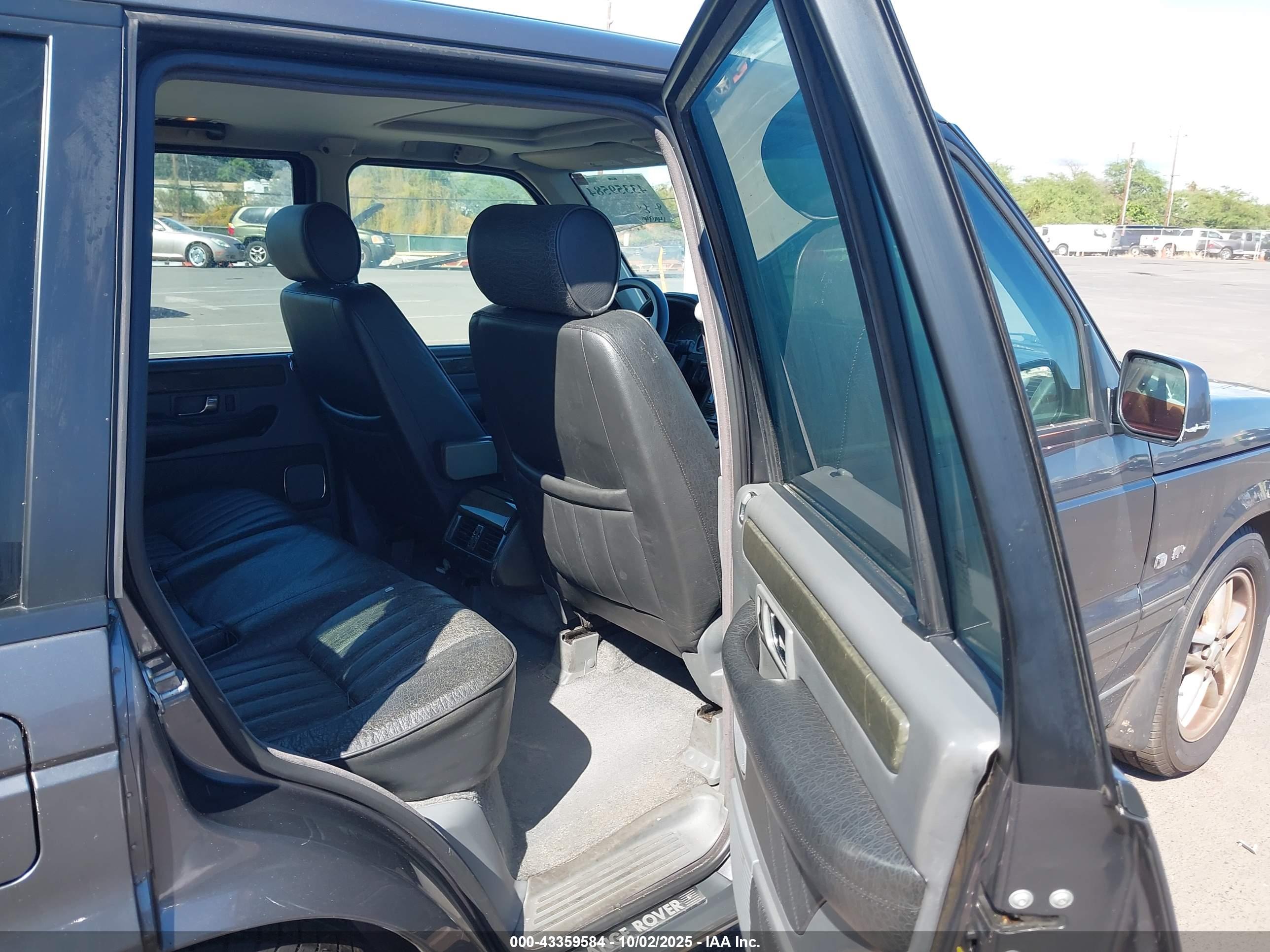LAND ROVER image 8