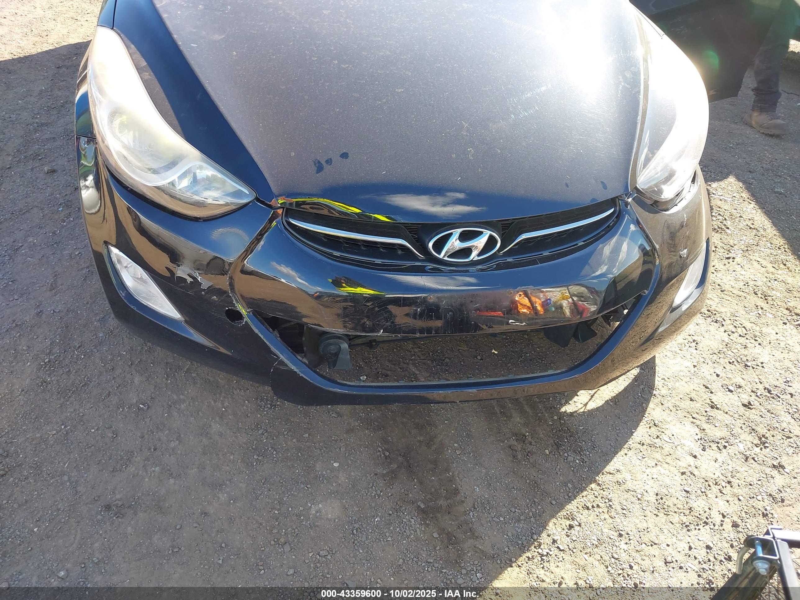 HYUNDAI ELANTRA image 6