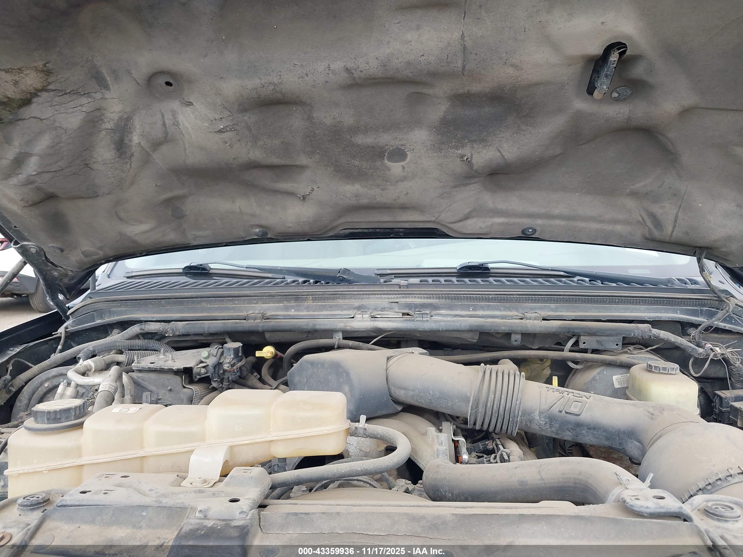 FORD EXCURSION image 10