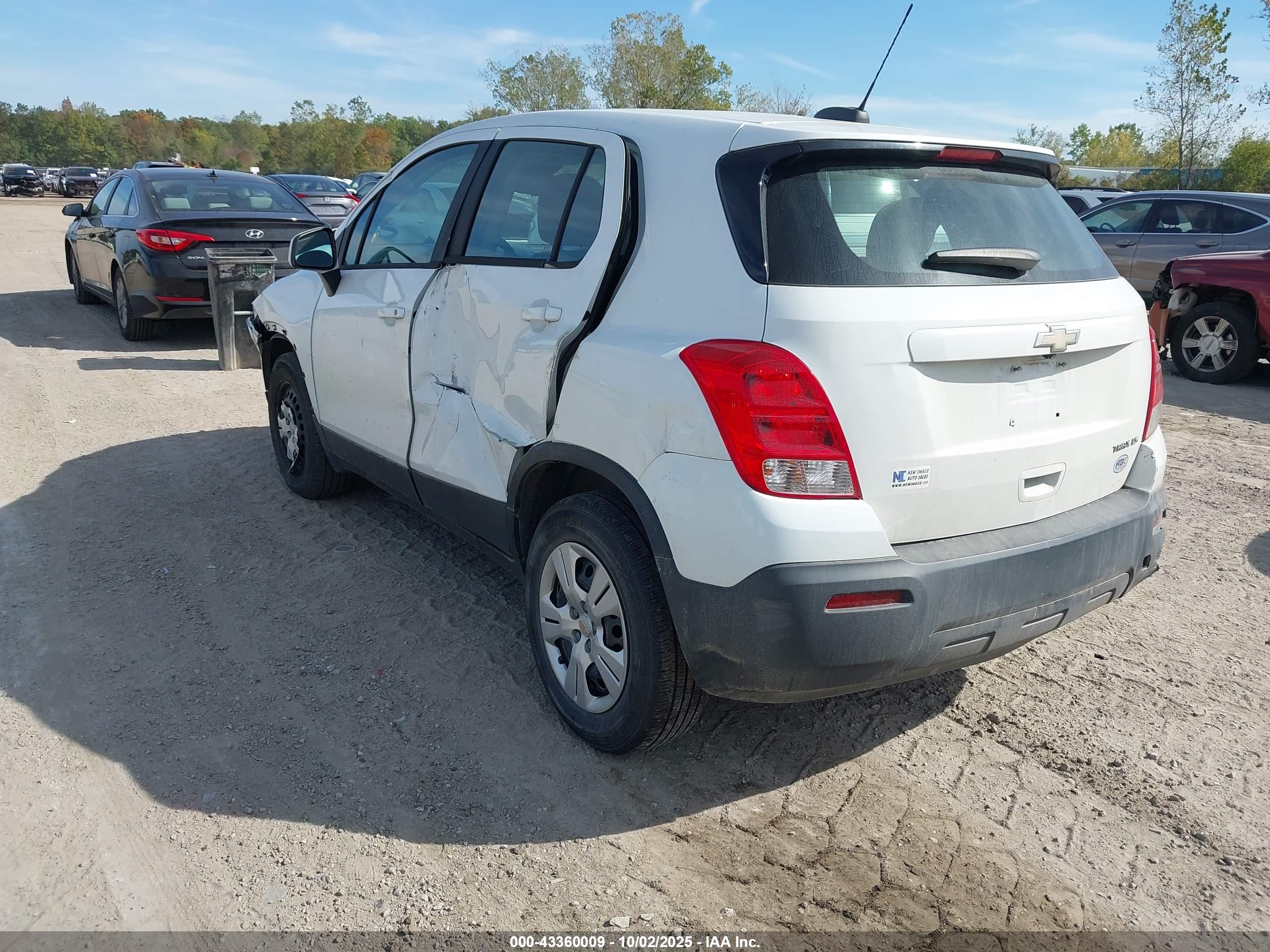 CHEVROLET TRAX image 3