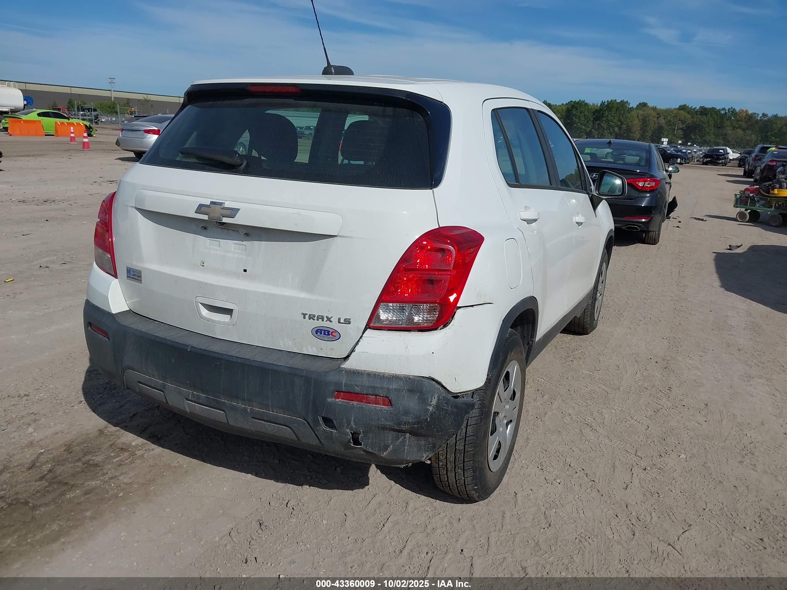 CHEVROLET TRAX image 4