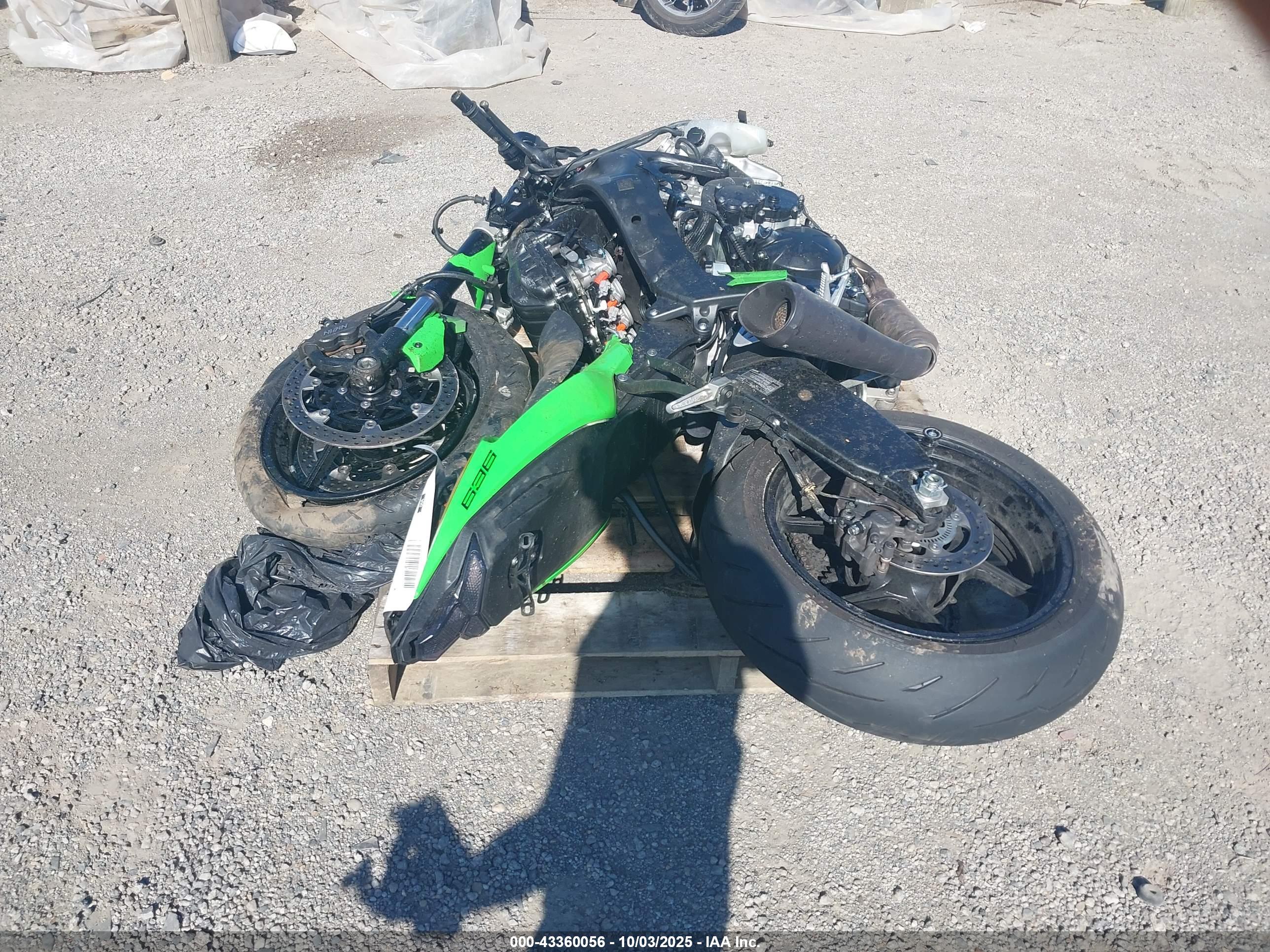 KAWASAKI ZX636 image 6