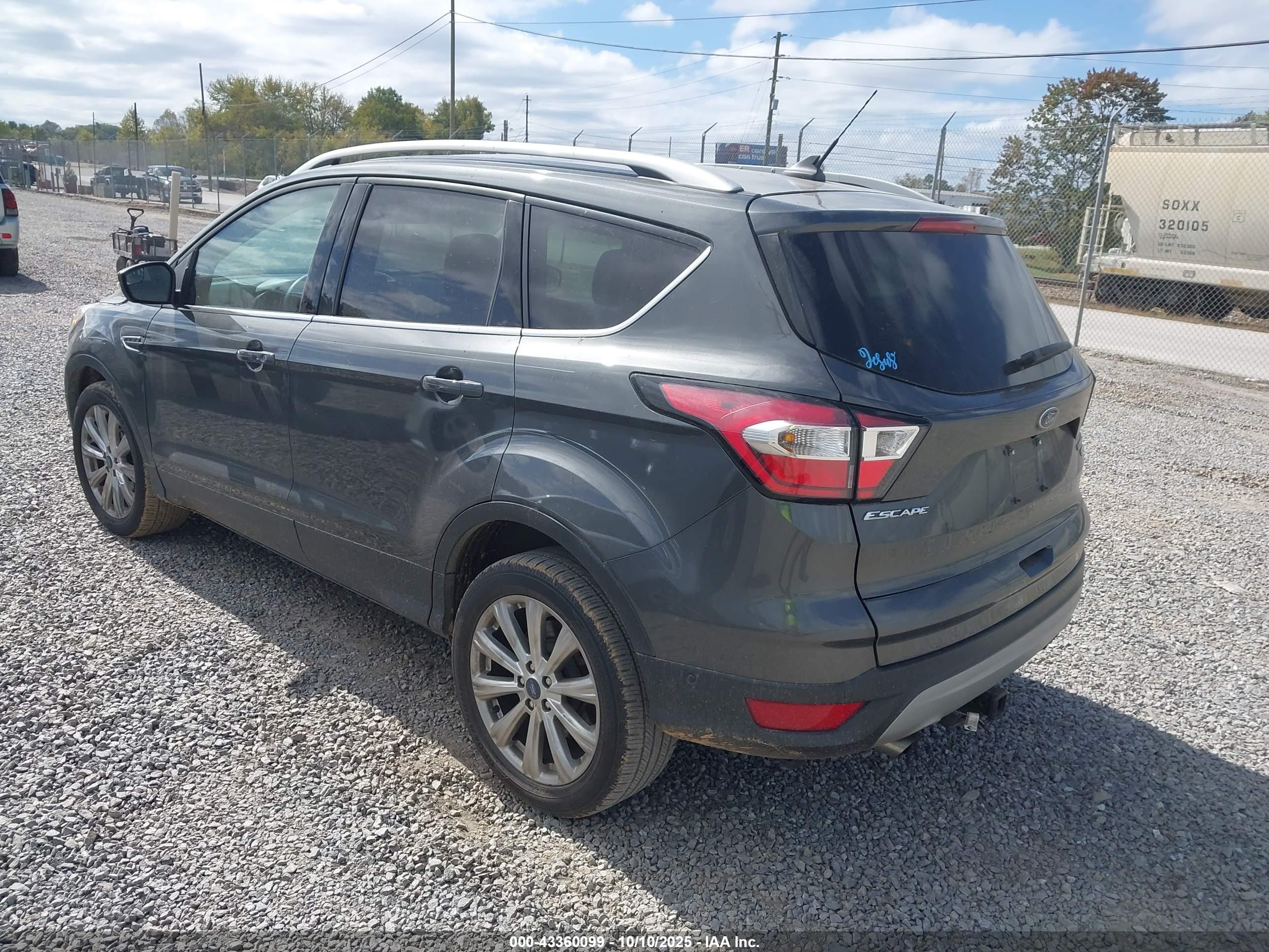 FORD ESCAPE image 3