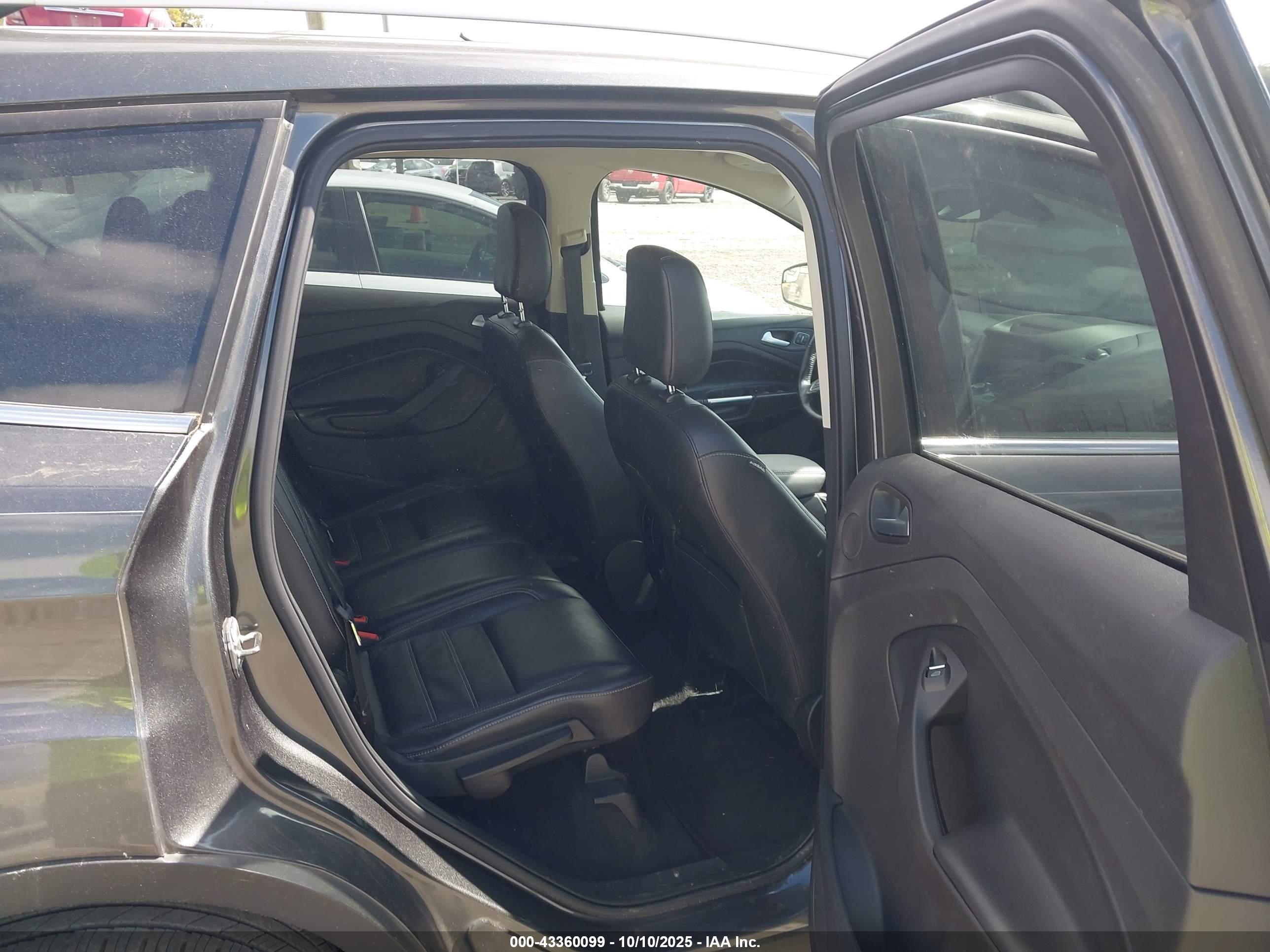 FORD ESCAPE image 8