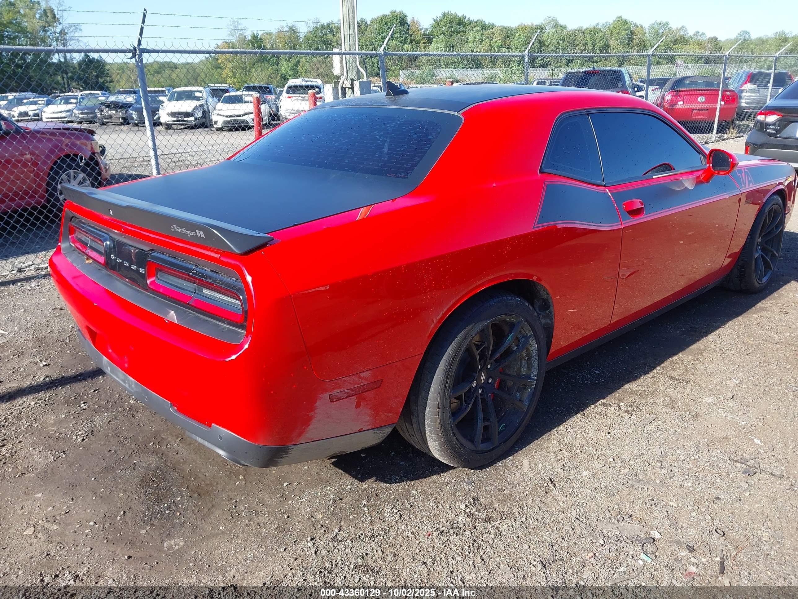 DODGE CHALLENGER image 4
