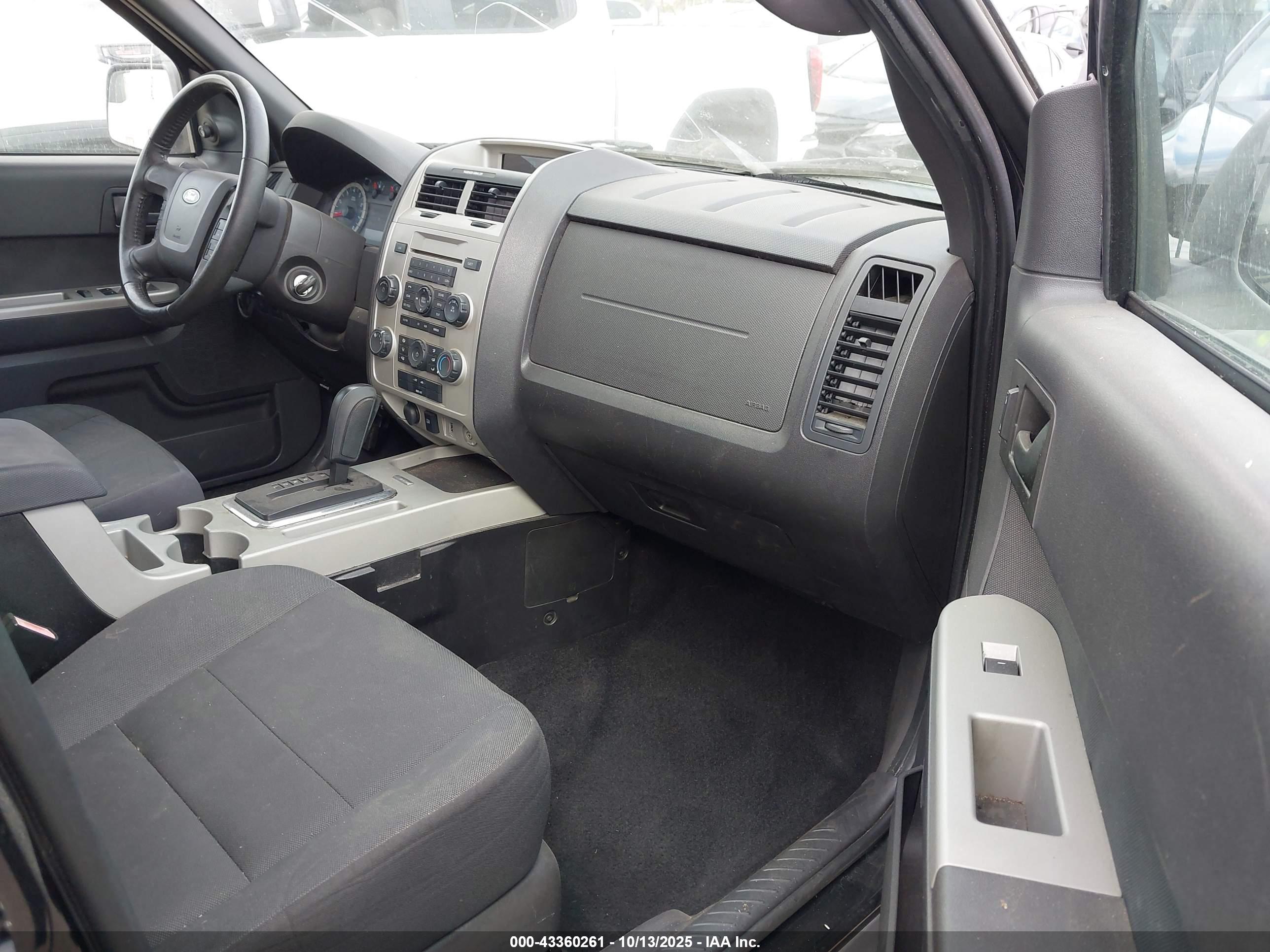 FORD ESCAPE image 5