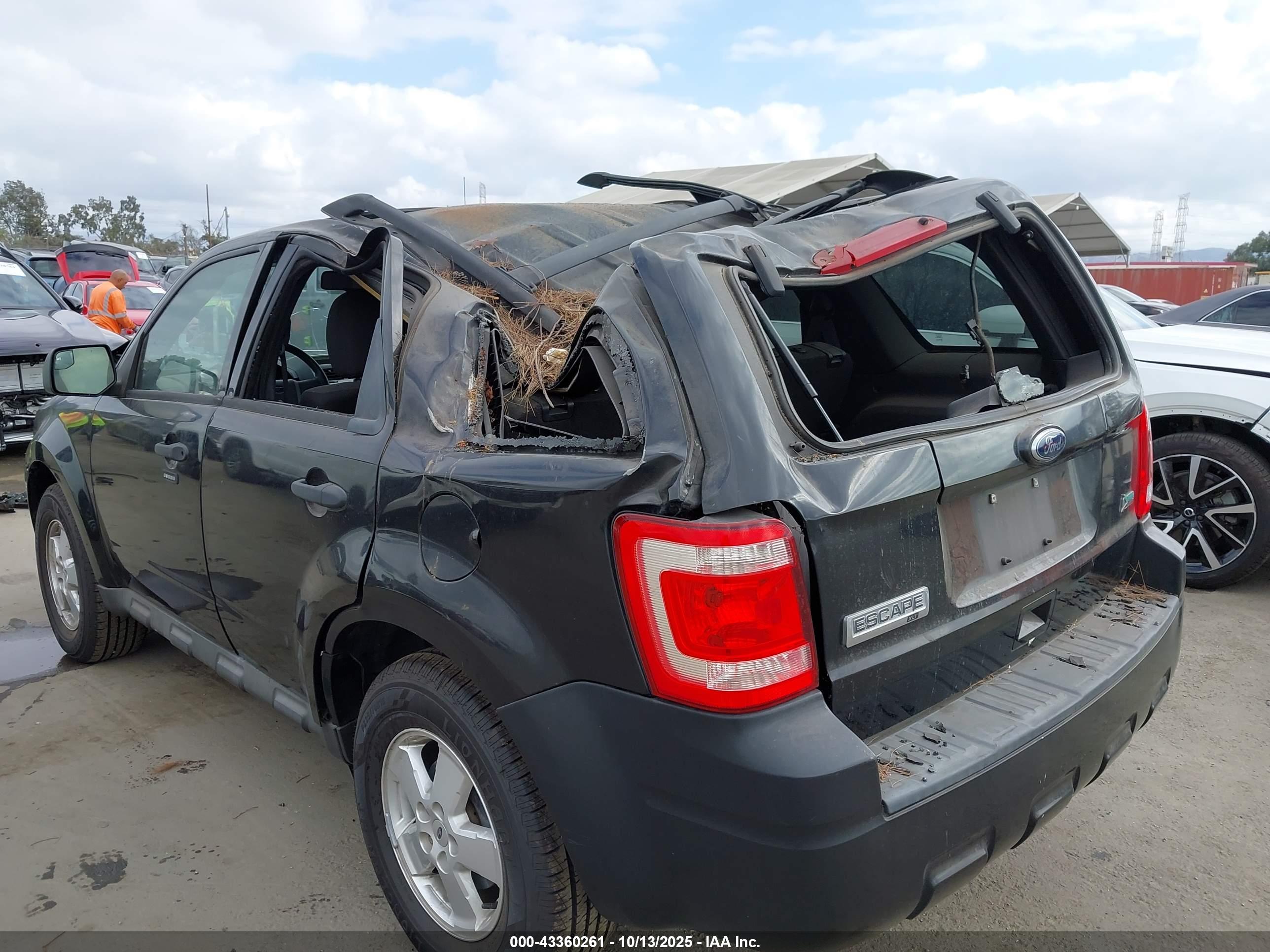 FORD ESCAPE image 6